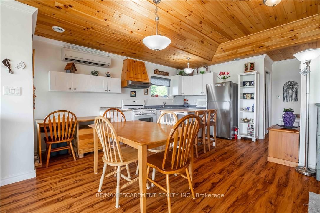 2399 Lakeshore Road Property Photo 13