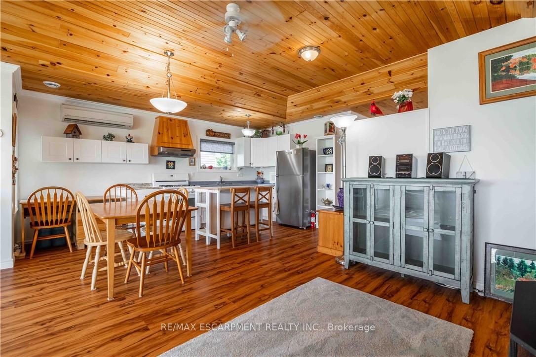 2399 Lakeshore Road Property Photo 14