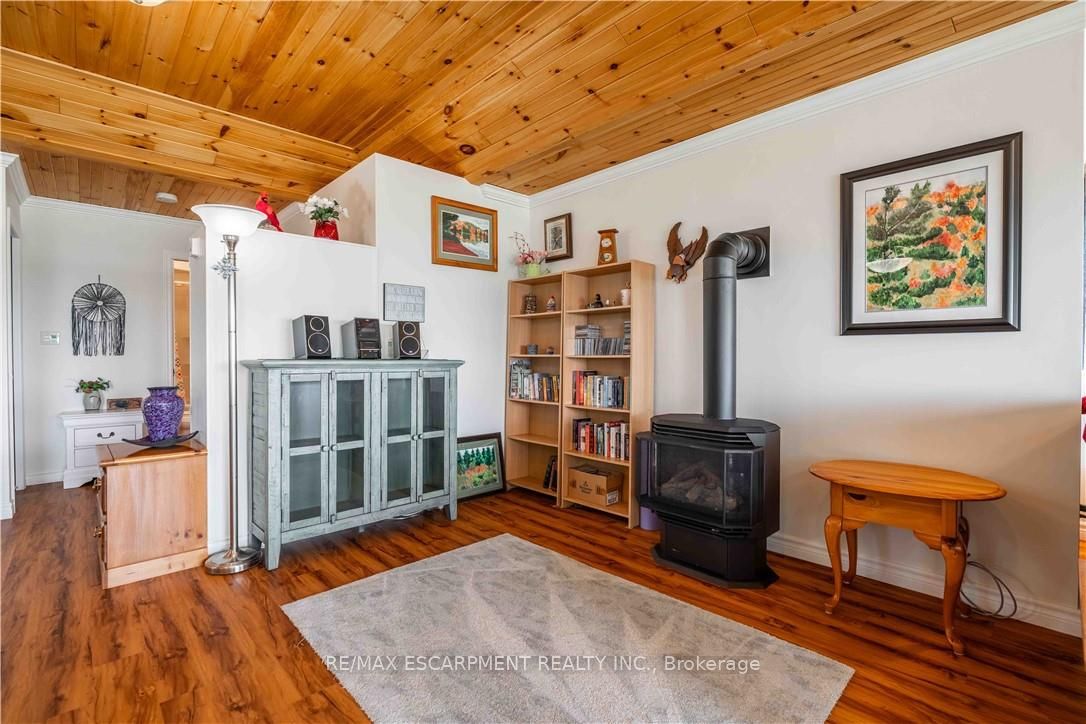 2399 Lakeshore Road Property Photo 18