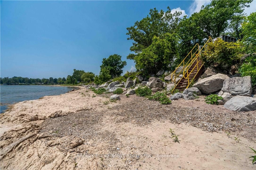 2399 Lakeshore Road Property Photo 39