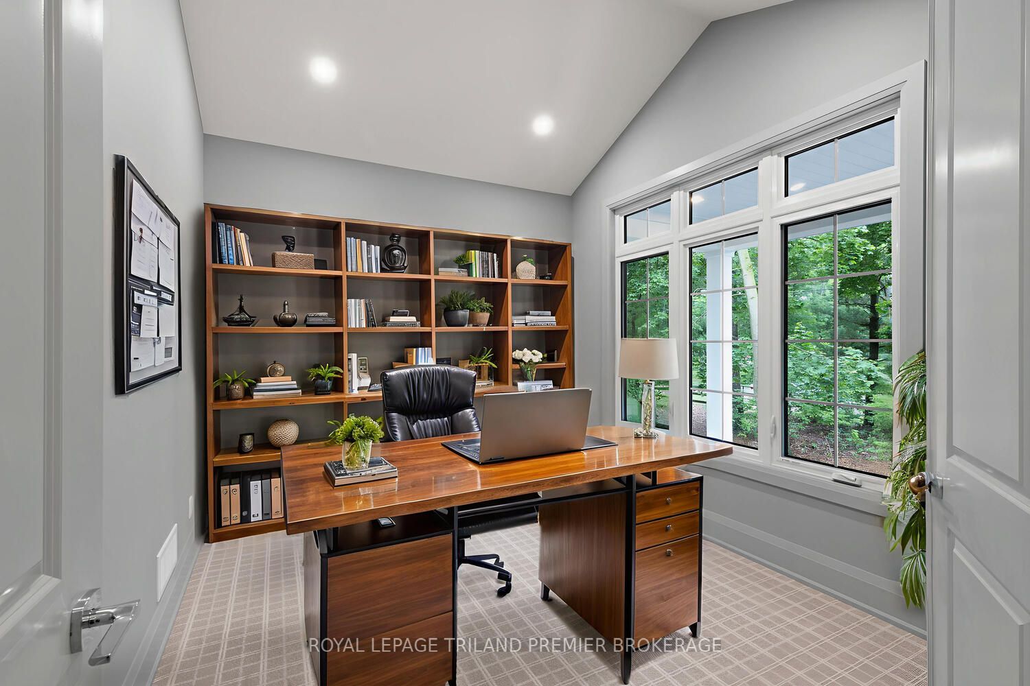 9940 Ontario Street Property Photo 16