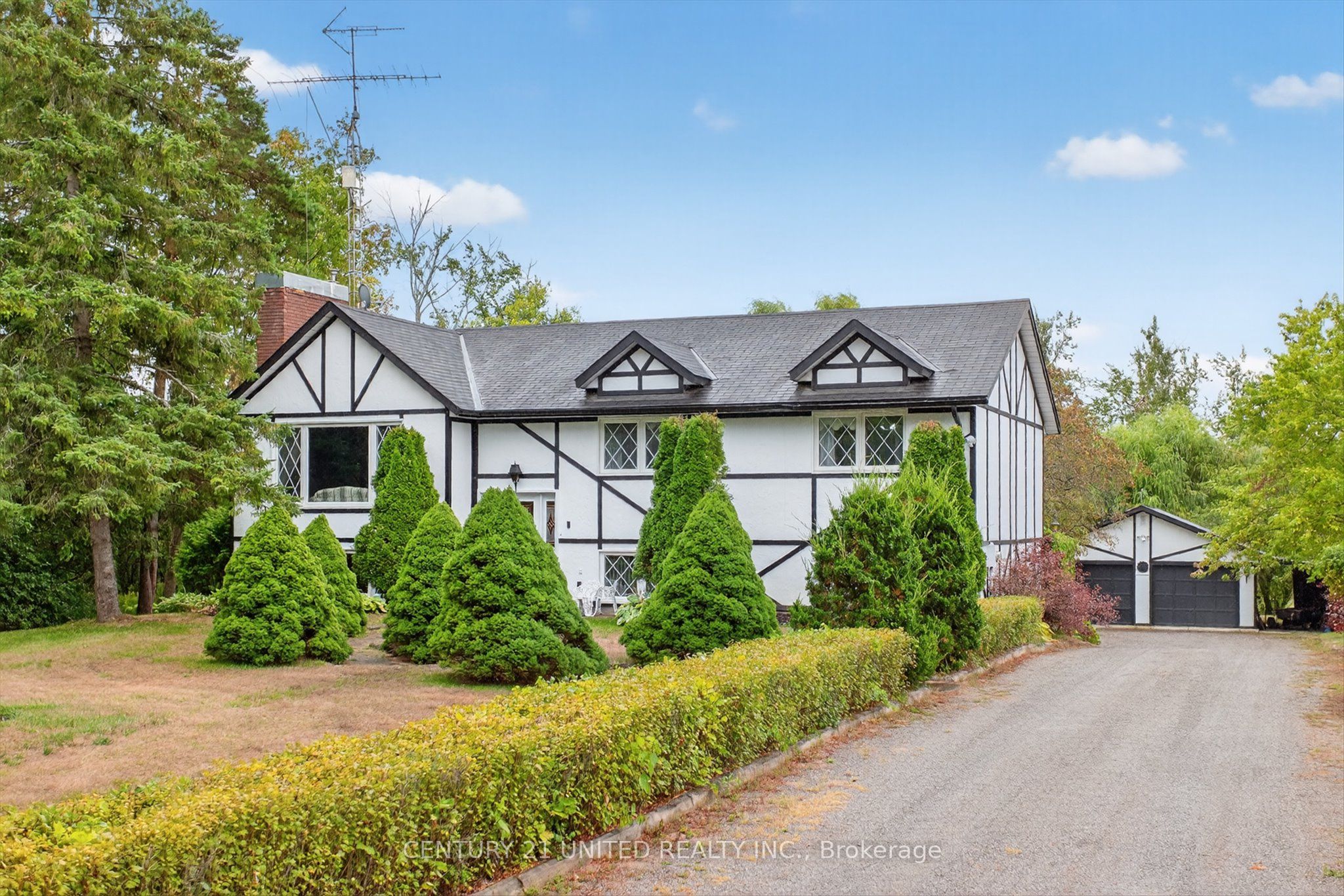 1243 Seventh Line Property Photo 1