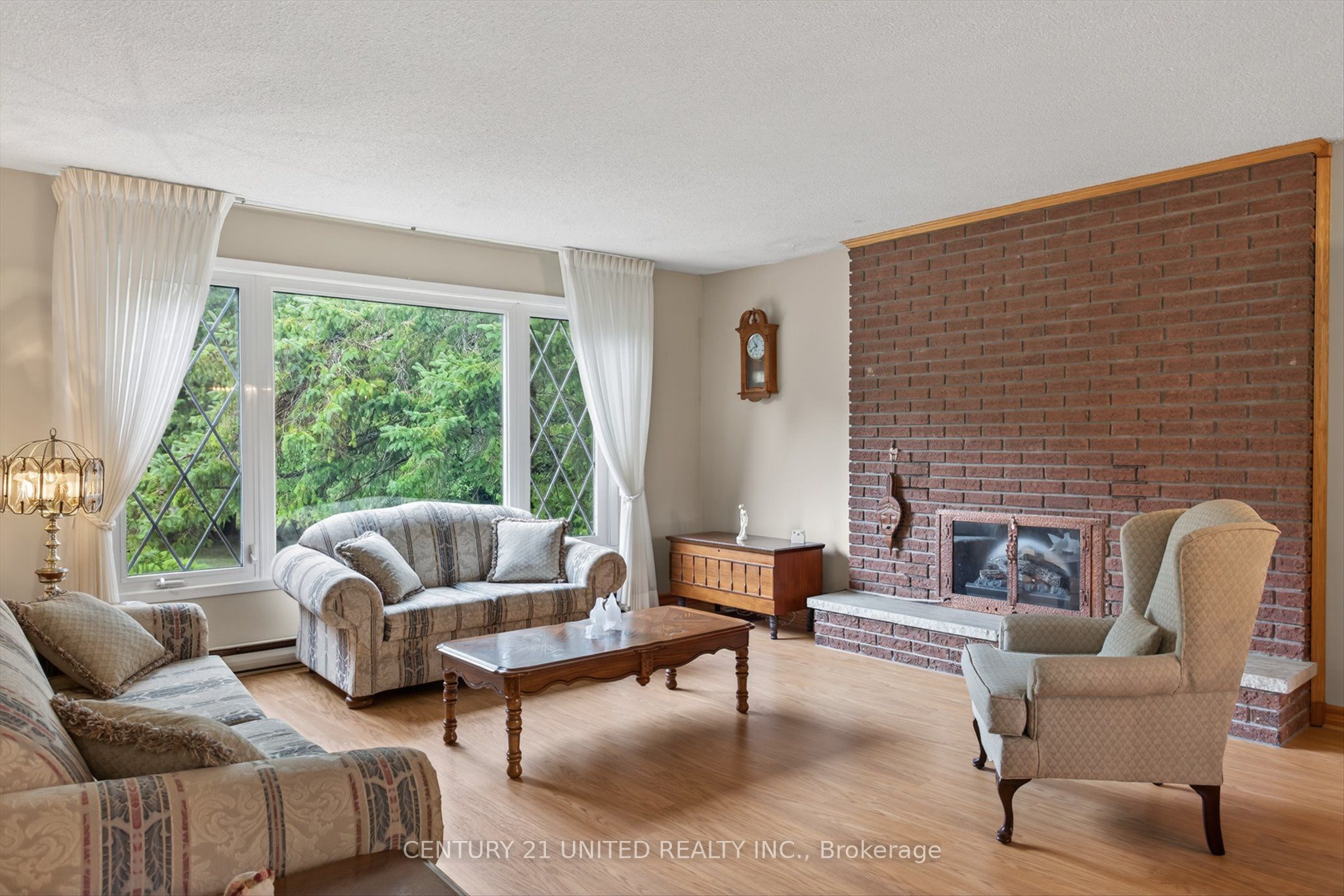 1243 Seventh Line Property Photo 4