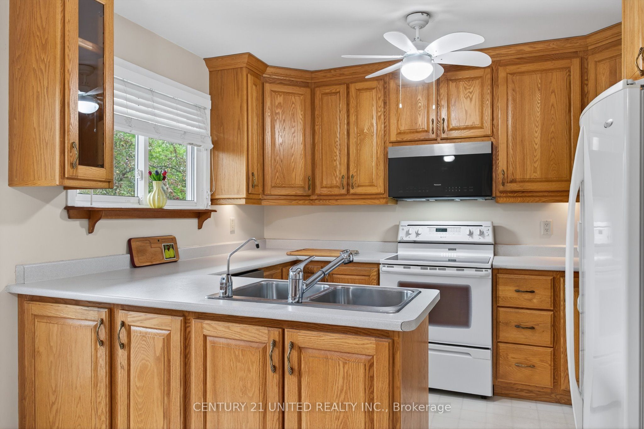 1243 Seventh Line Property Photo 5