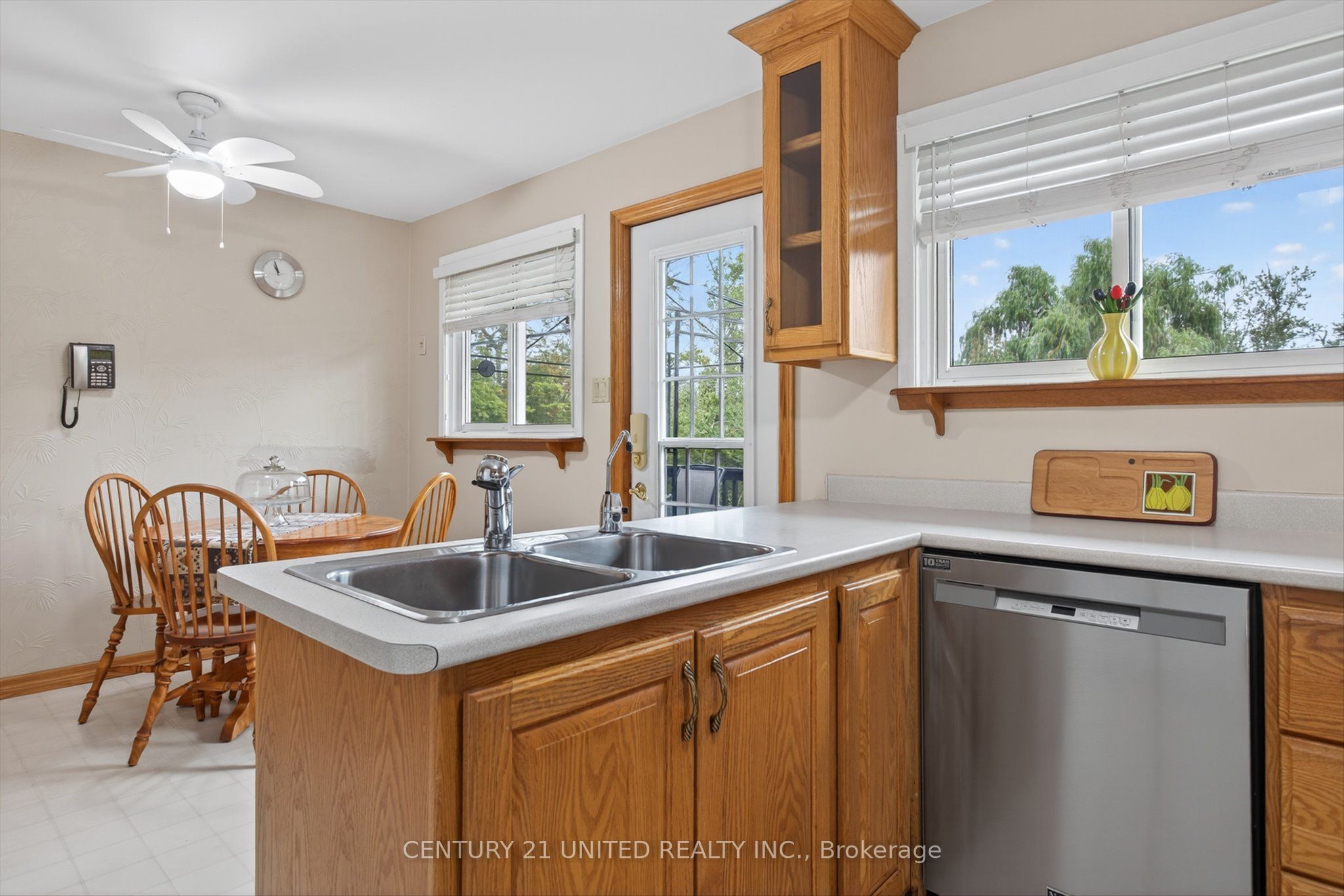 1243 Seventh Line Property Photo 7