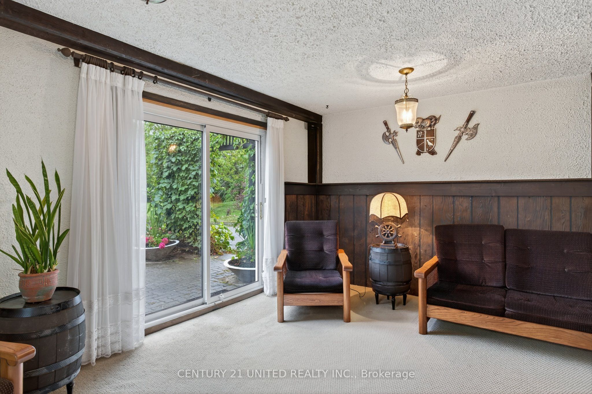 1243 Seventh Line Property Photo 20