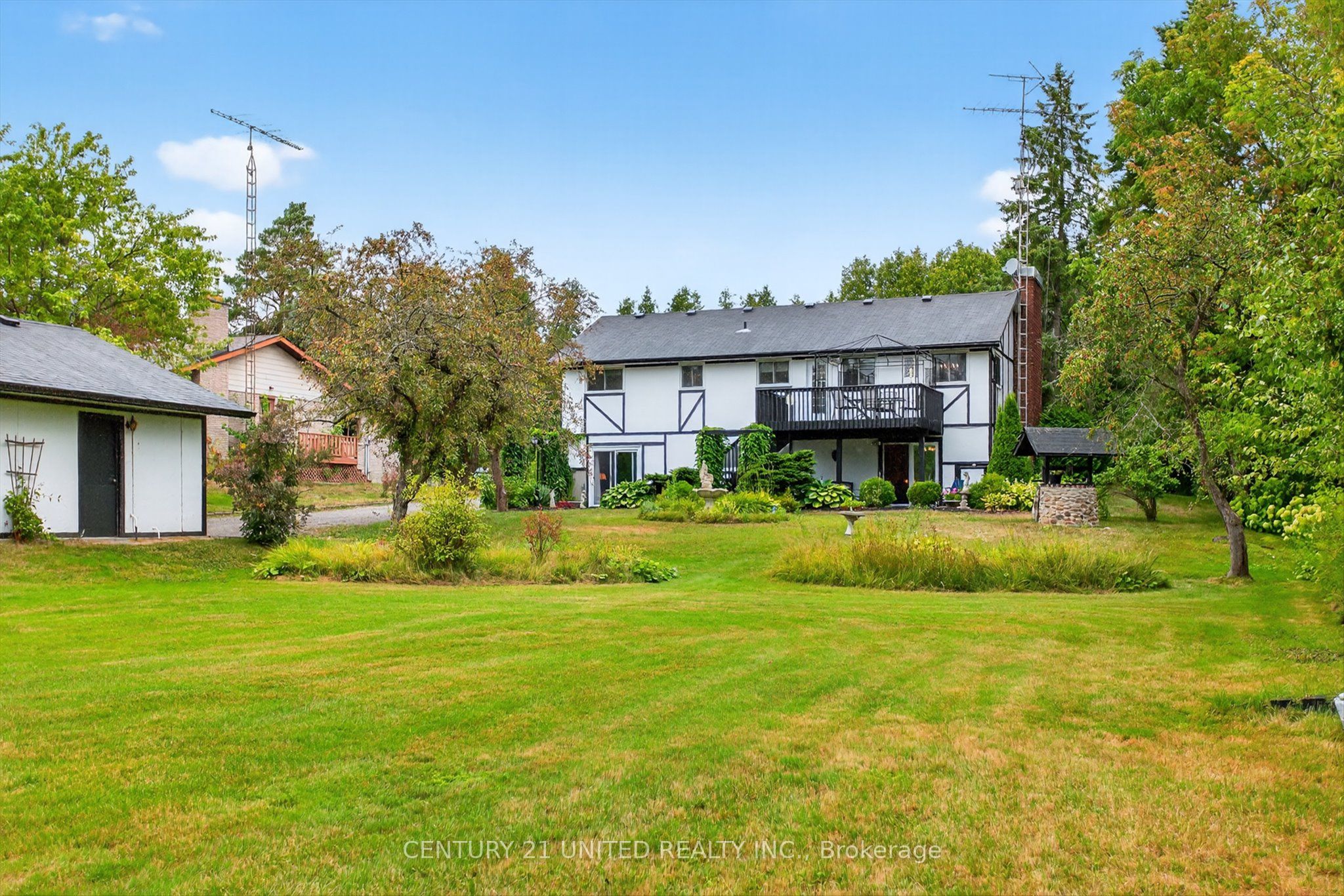 1243 Seventh Line Property Photo 25