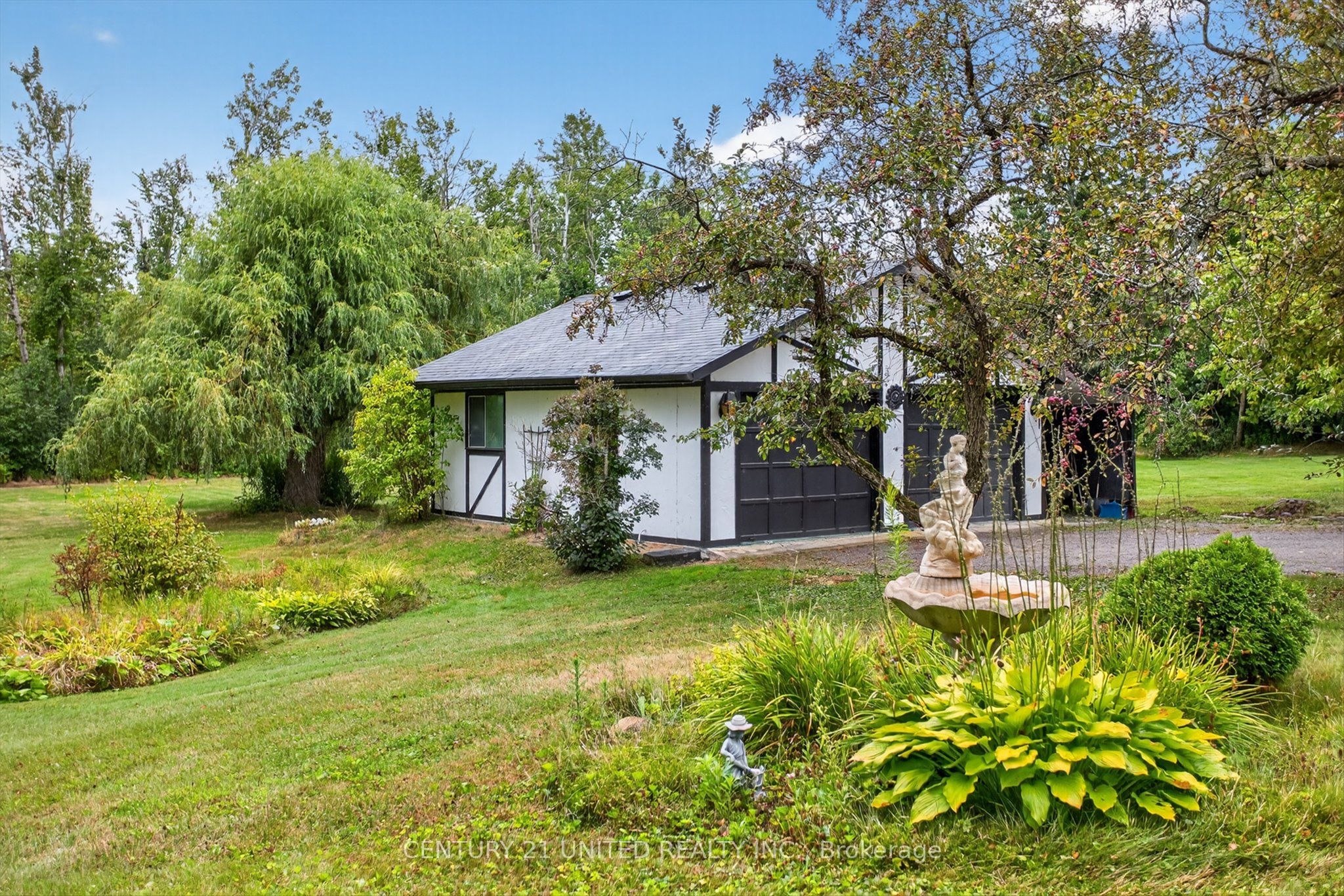 1243 Seventh Line Property Photo 31