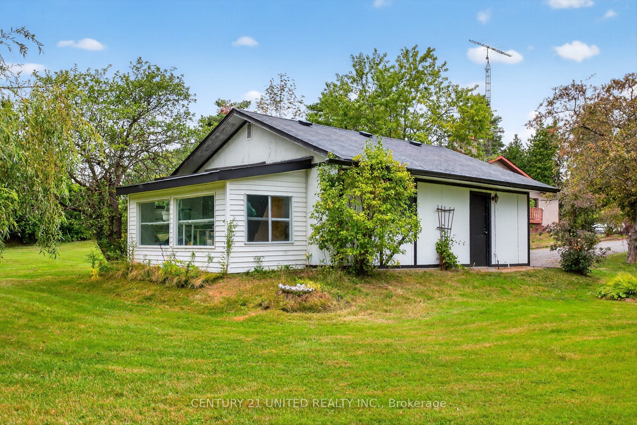 1243 Seventh Line Property Photo 32