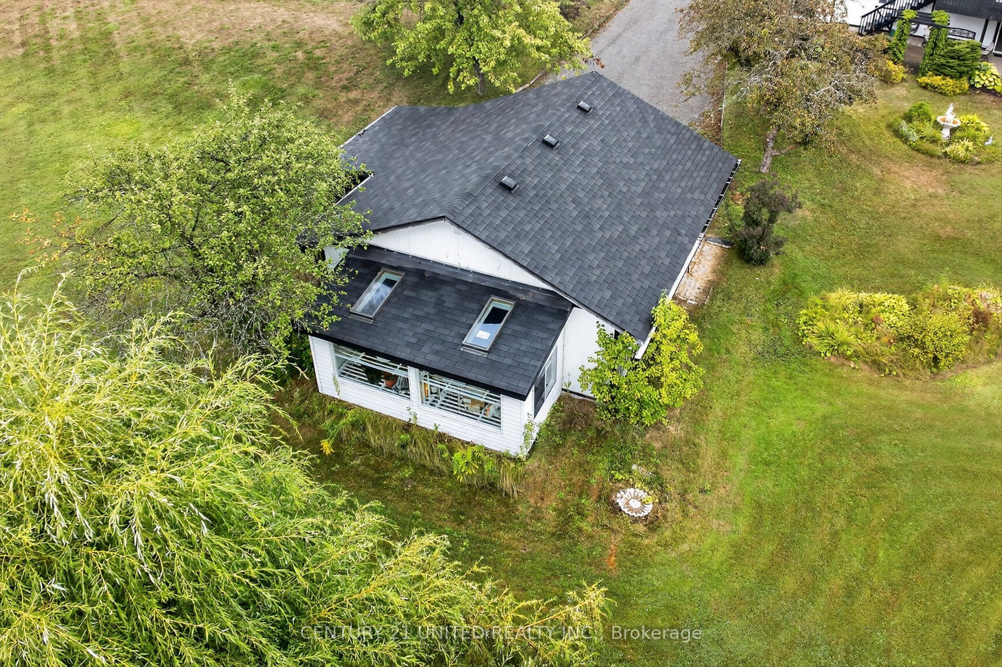 1243 Seventh Line Property Photo 33