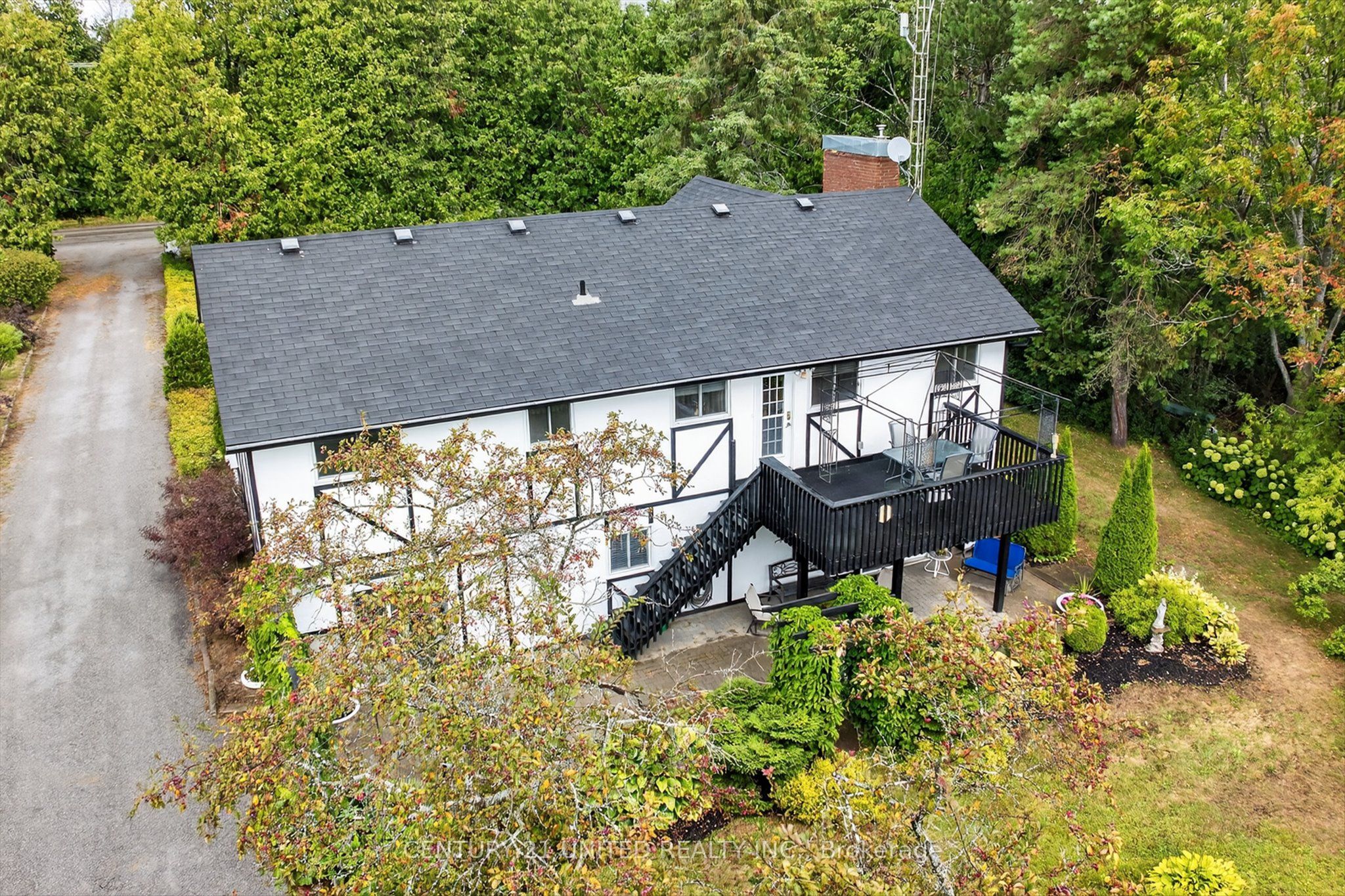 1243 Seventh Line Property Photo 36