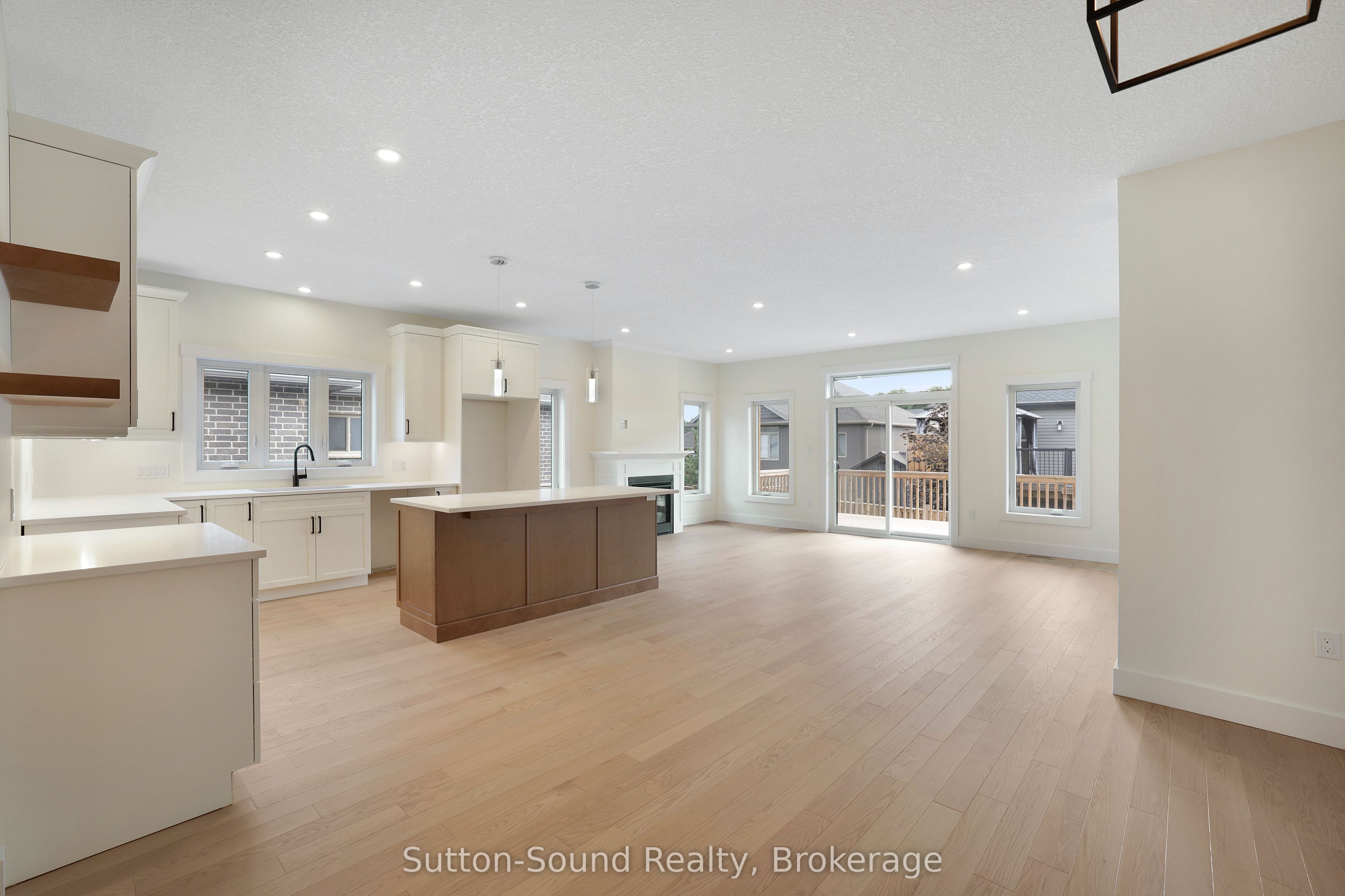 325 6th Avenue W Property Photo 19