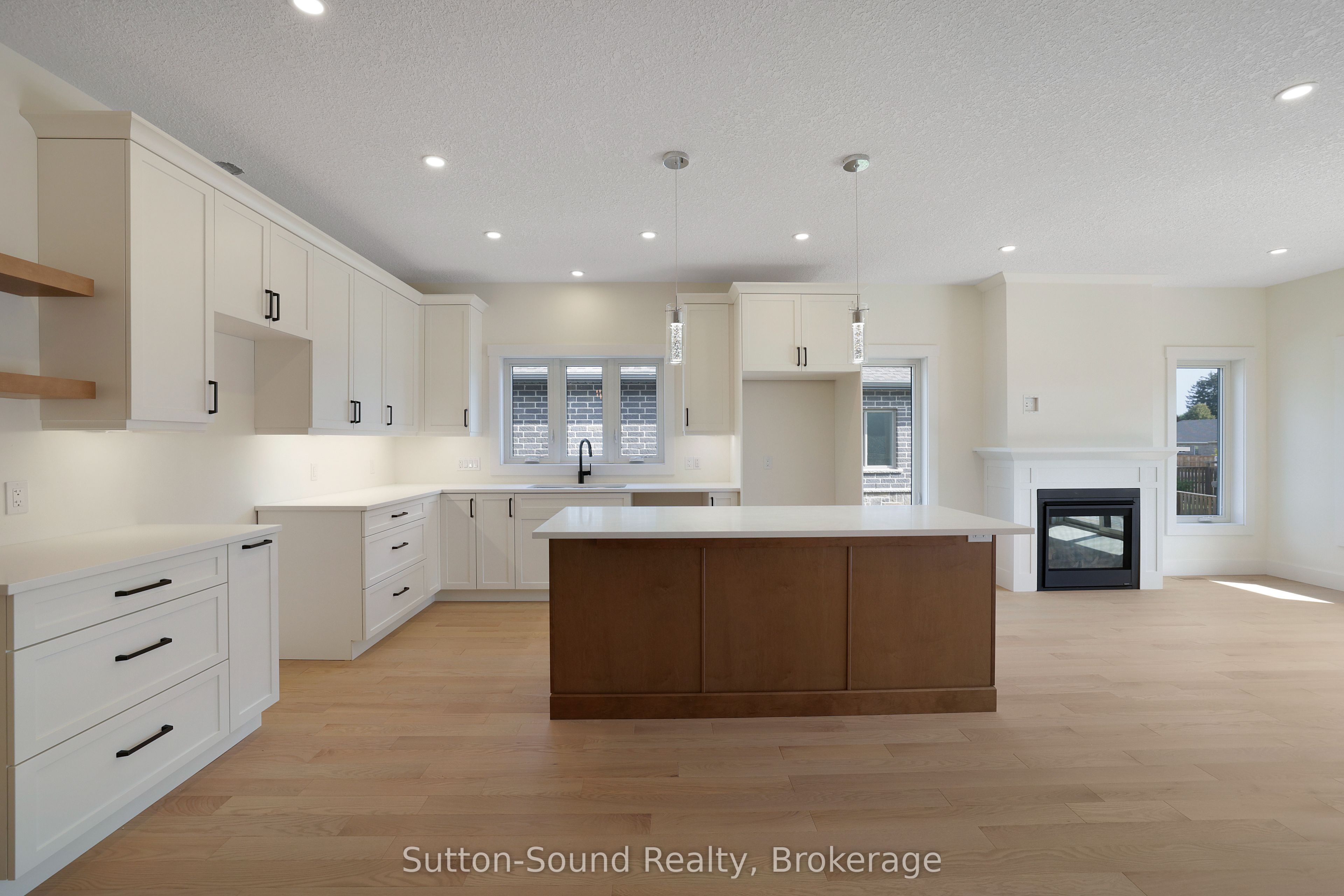 325 6th Avenue W Property Photo 20