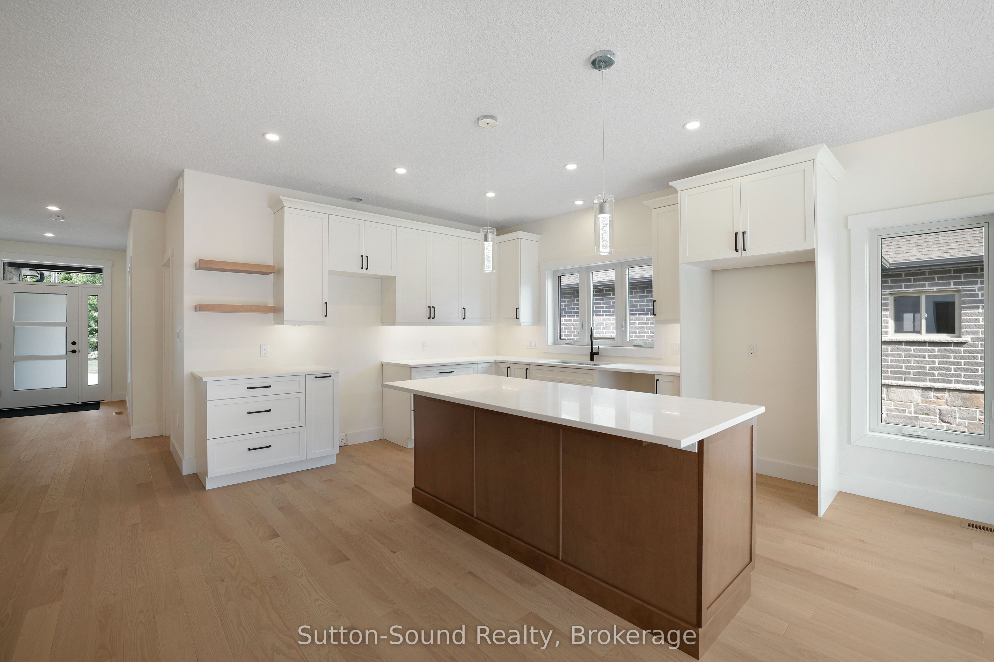 325 6th Avenue W Property Photo 21