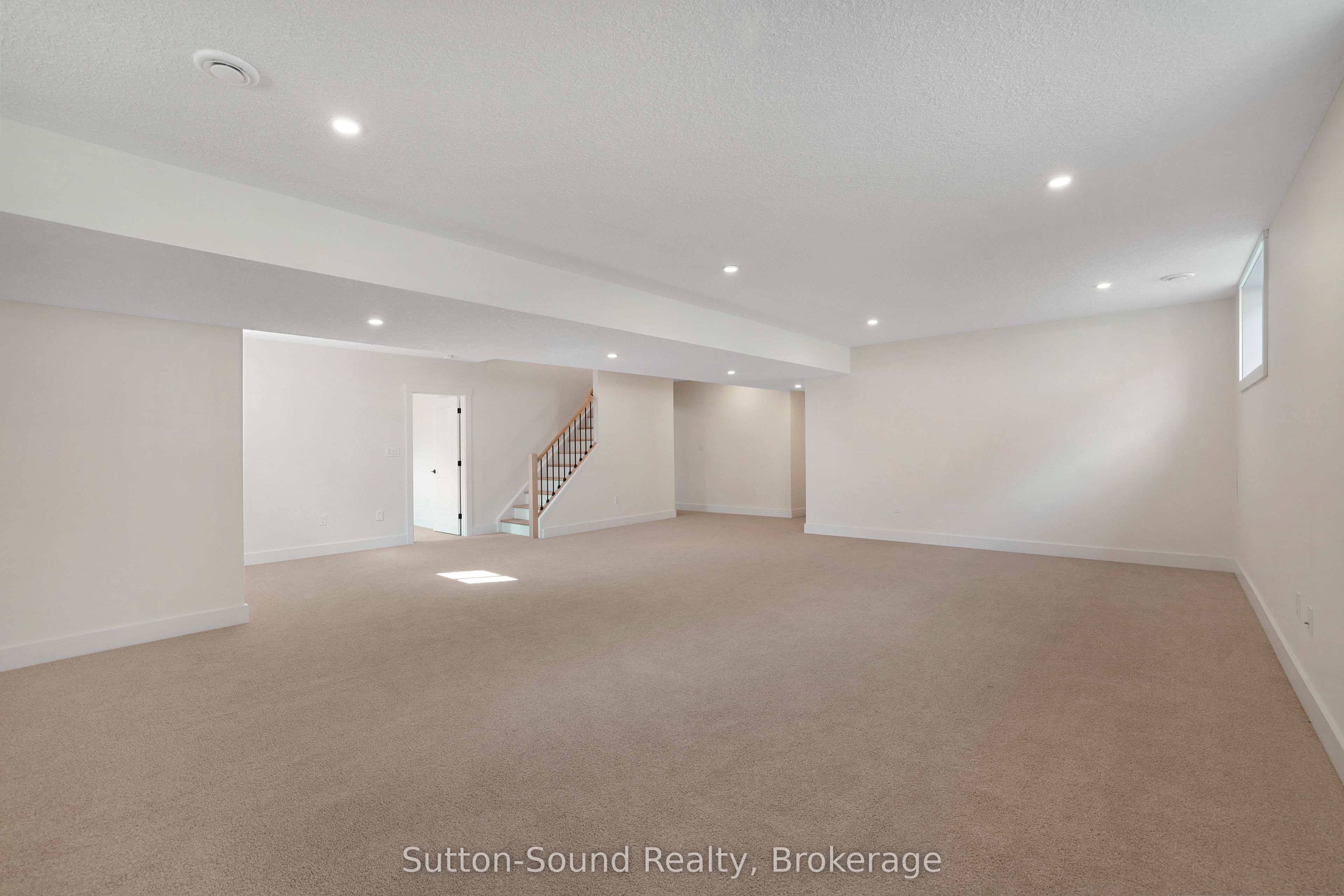325 6th Avenue W Property Photo 31