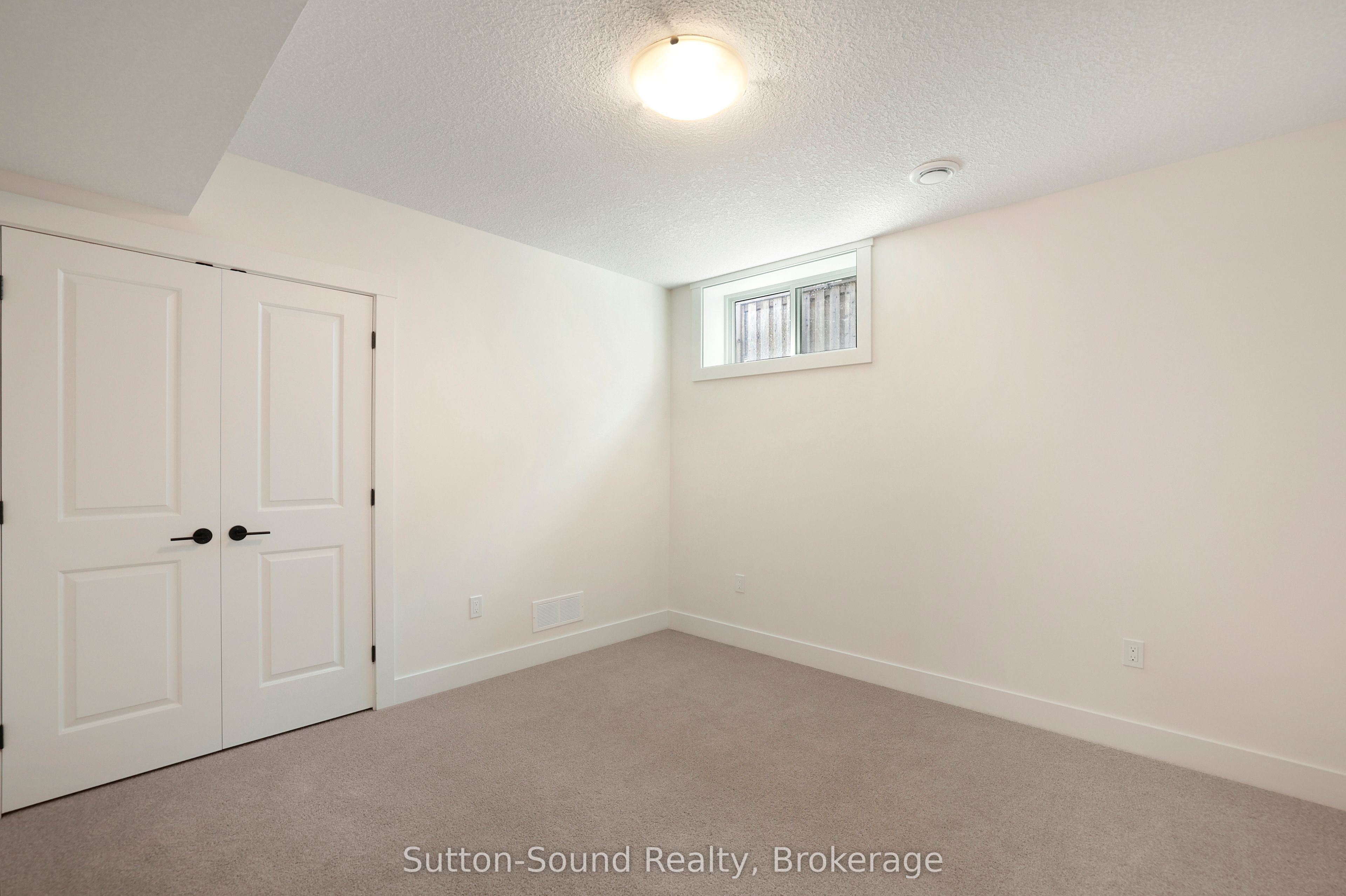 325 6th Avenue W Property Photo 35