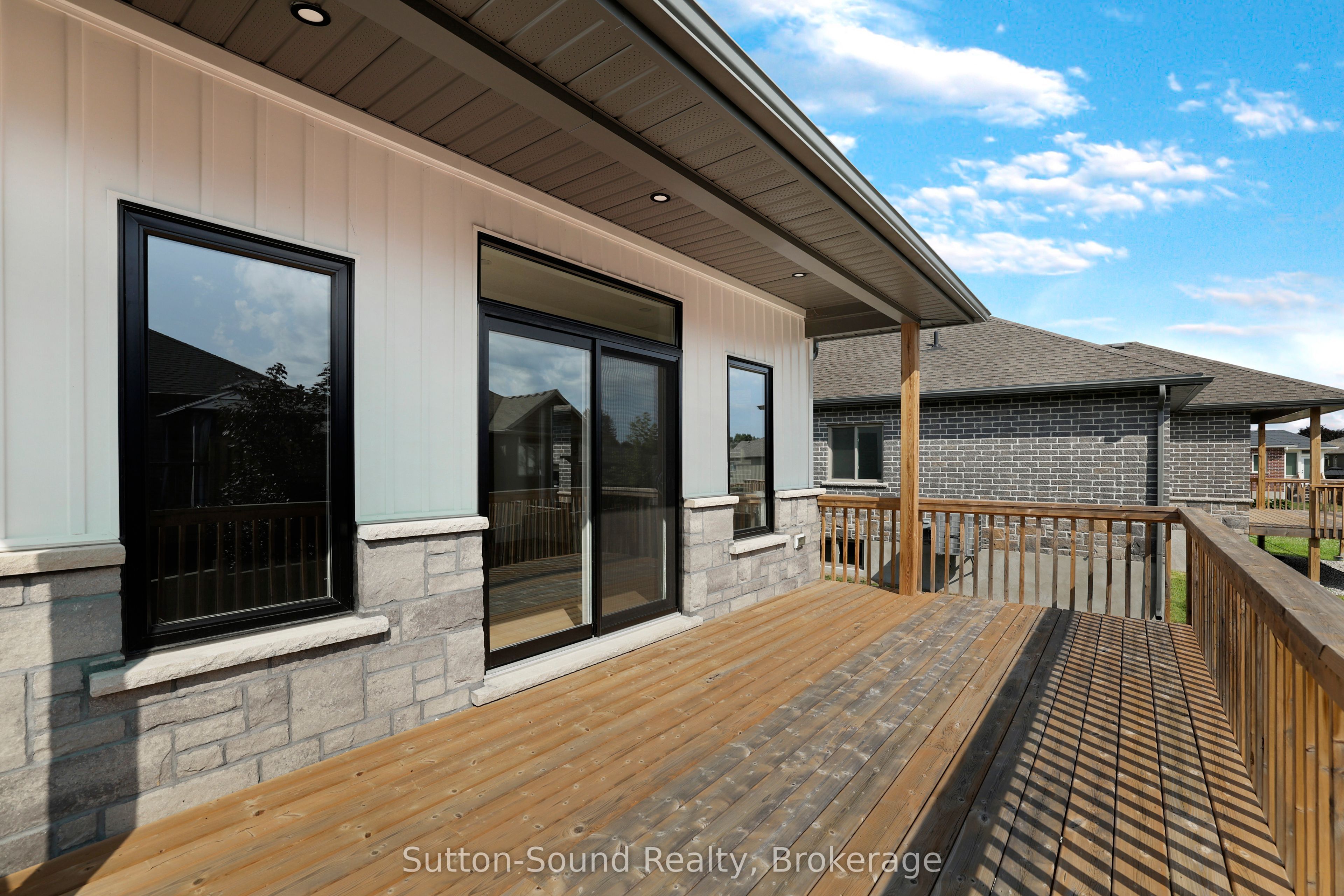 325 6th Avenue W Property Photo 43