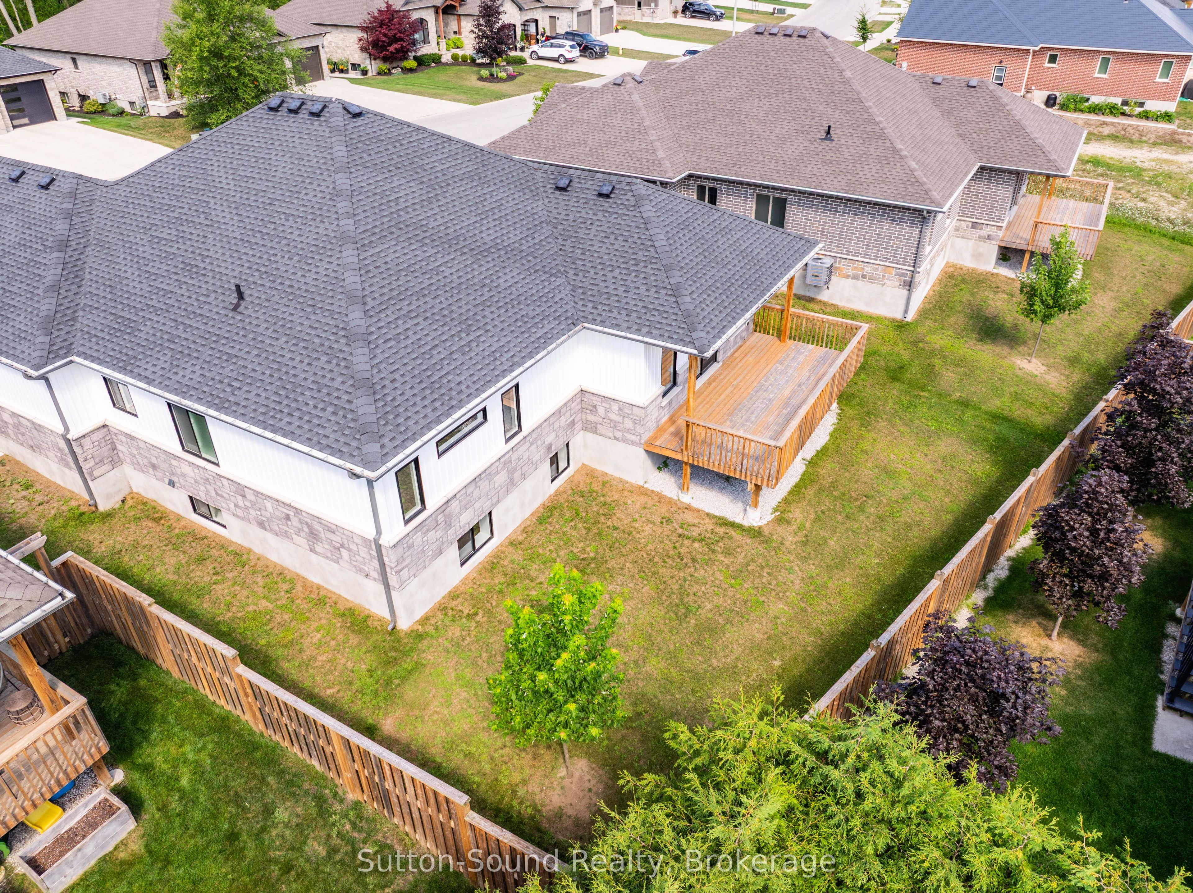 325 6th Avenue W Property Photo 45