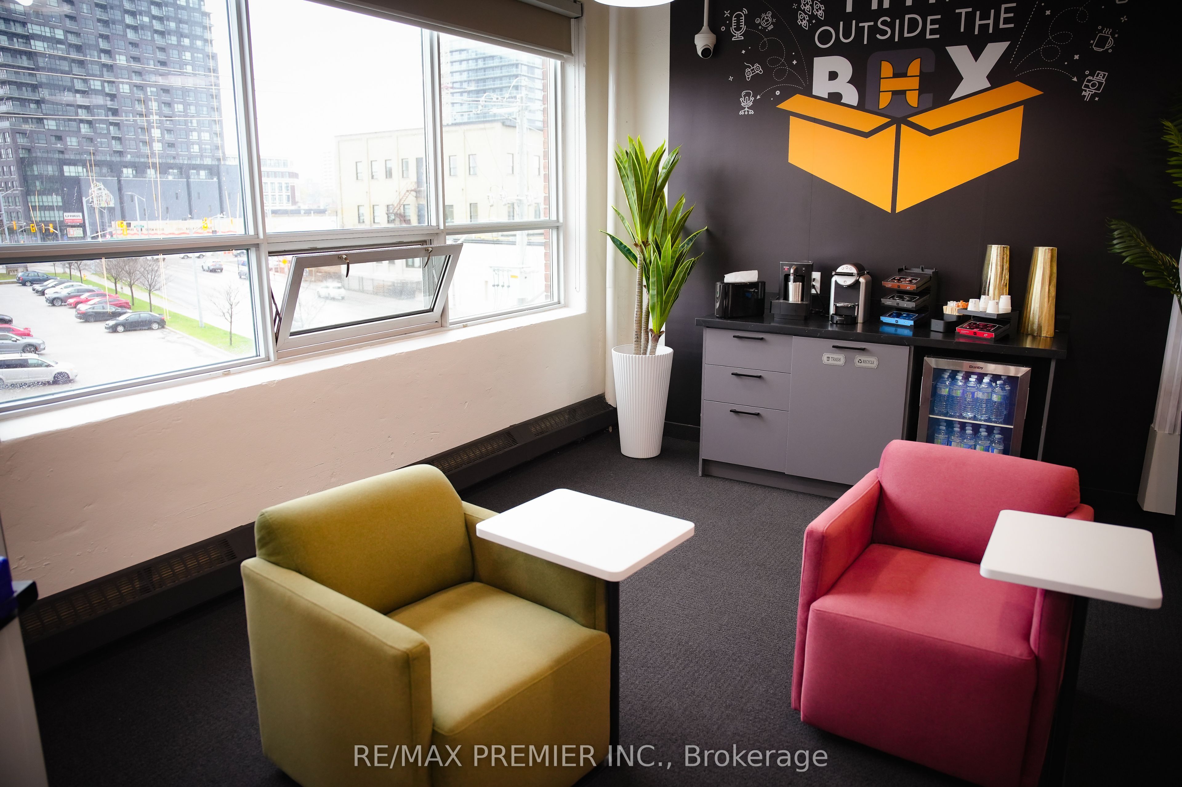 72 Victoria Street S 300-26 Property Photo 5