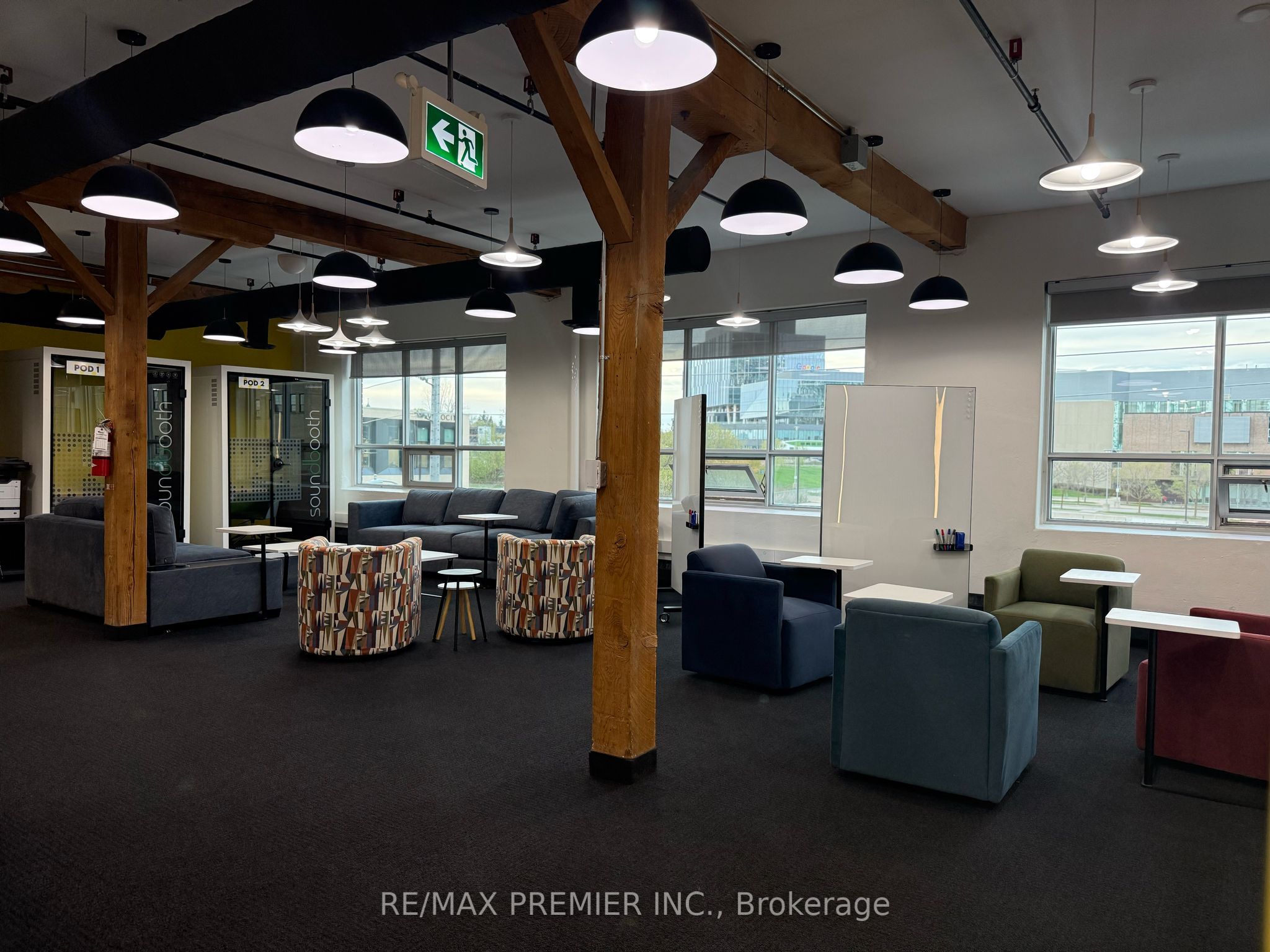 72 Victoria Street S 300-26 Property Photo 7