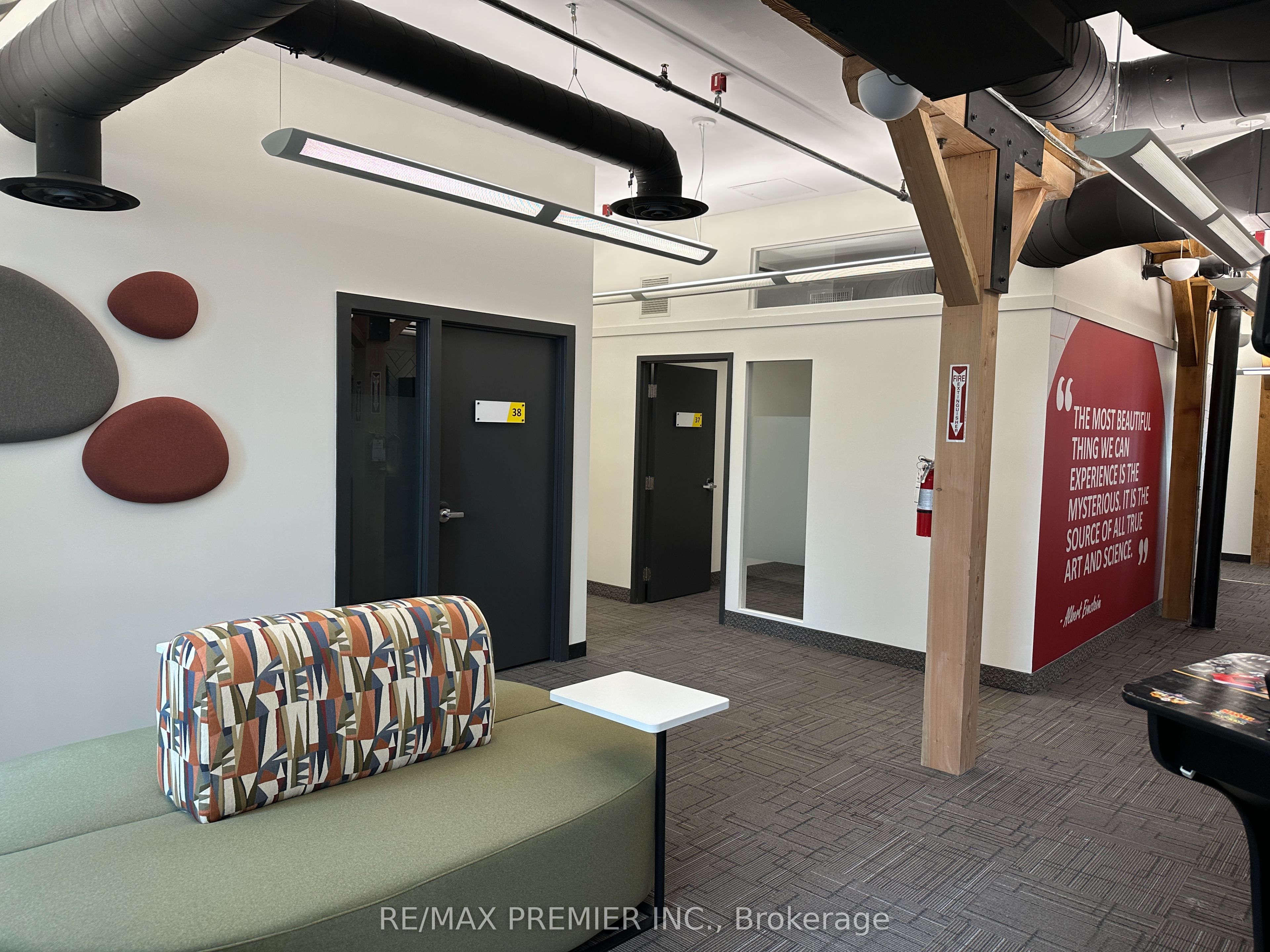 72 Victoria Street S 300-26 Property Photo 8