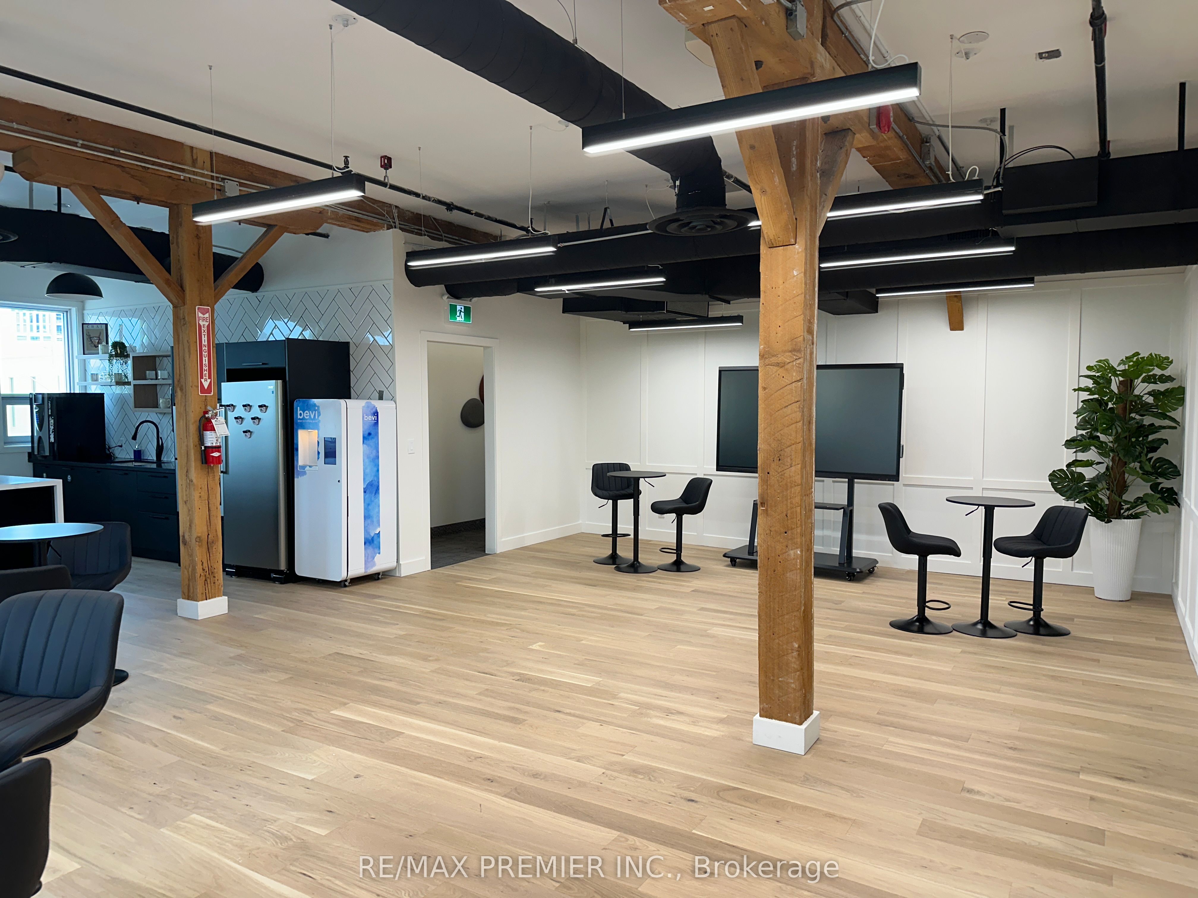 72 Victoria Street S 300-26 Property Photo 14