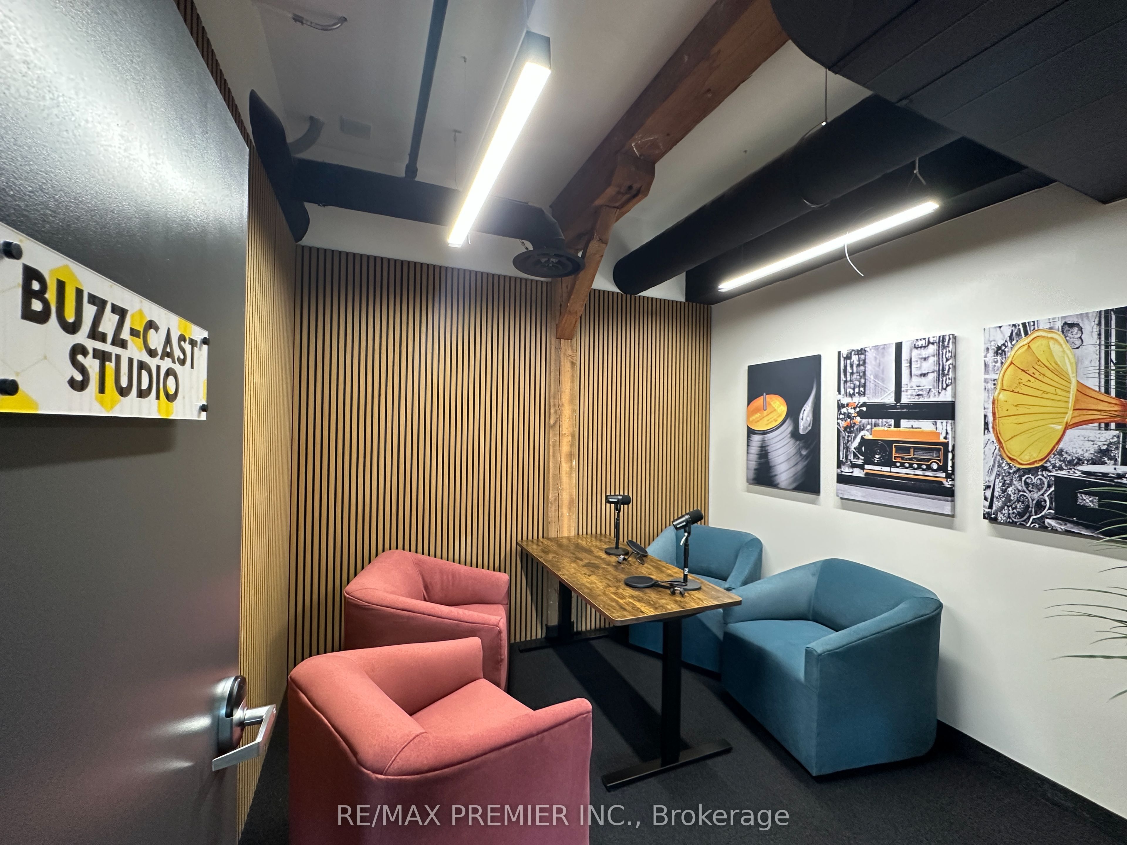 72 Victoria Street S 300-26 Property Photo 23