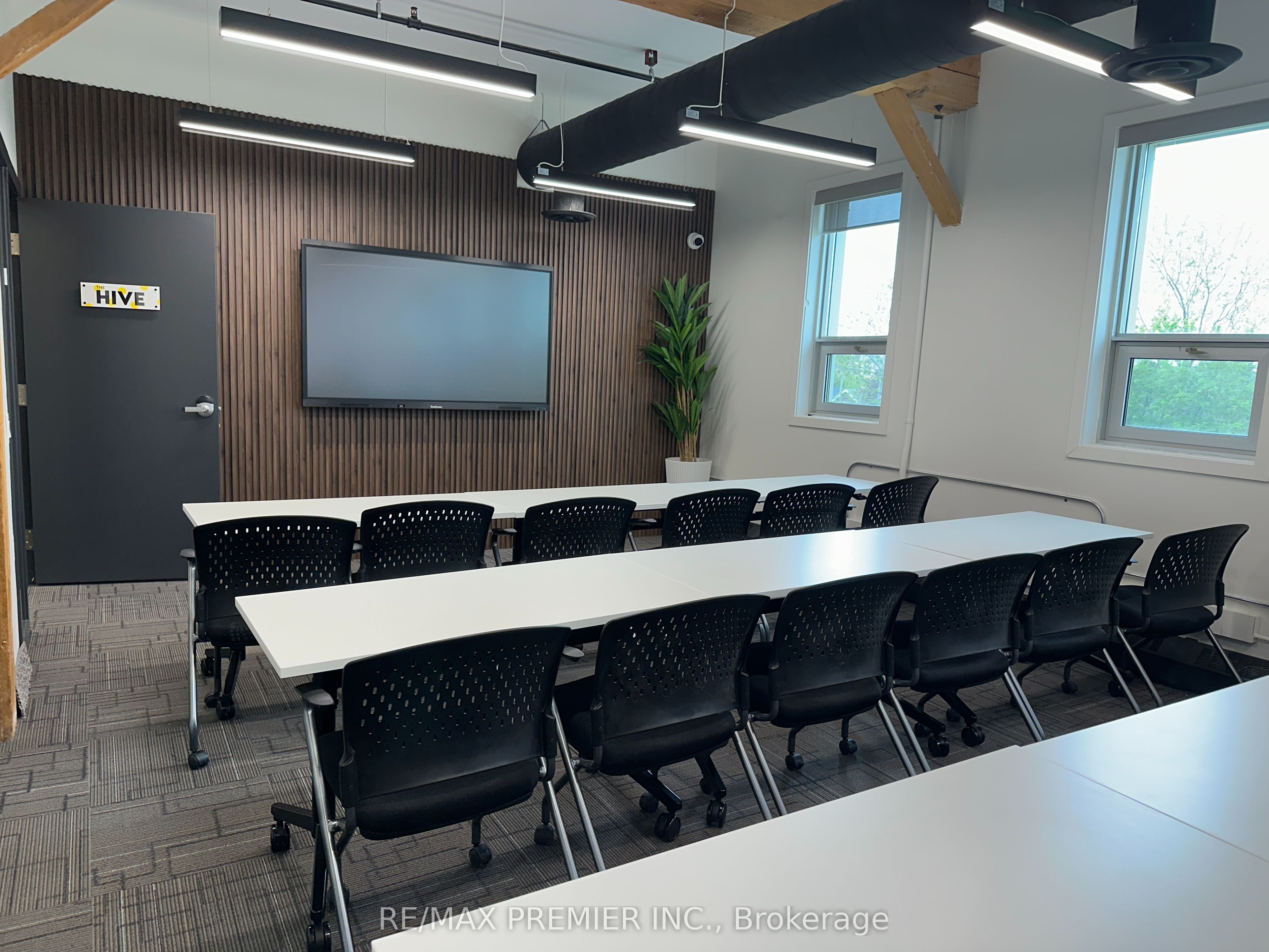 X12375010 Property Photo 9