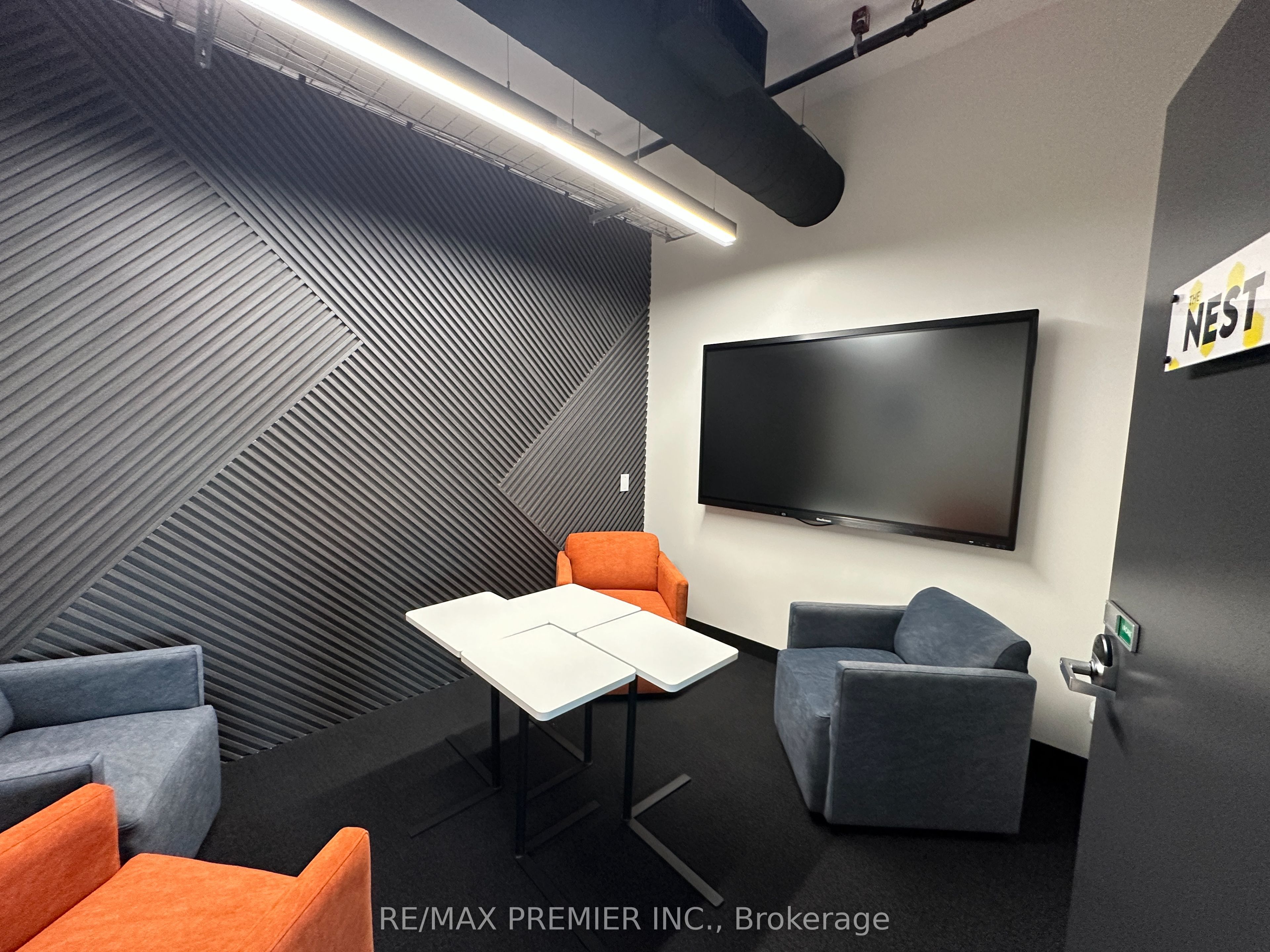 X12375010 Property Photo 16