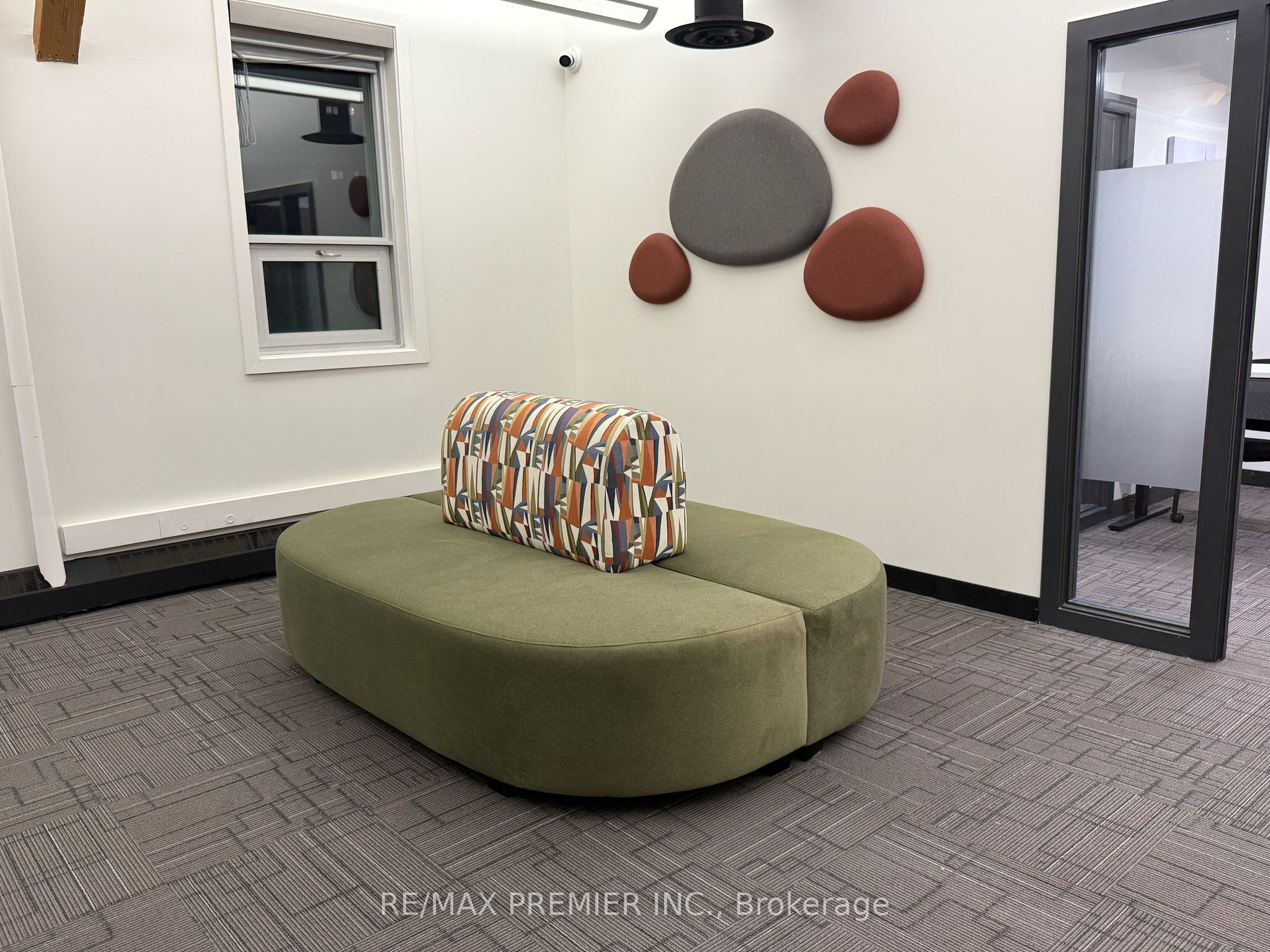 X12375010 Property Photo 17