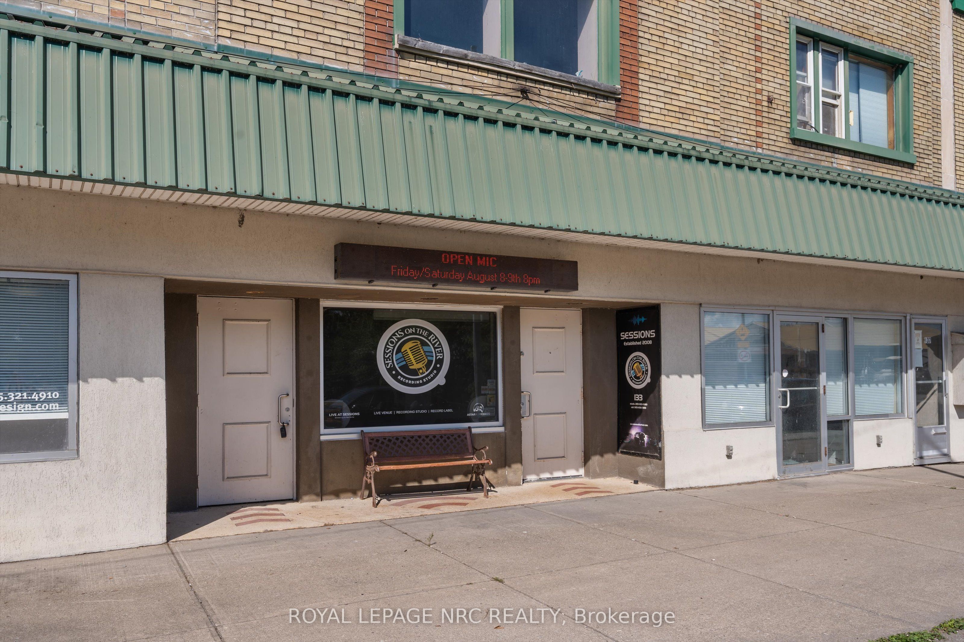 131-139 Niagara Boulevard Property Photo 7