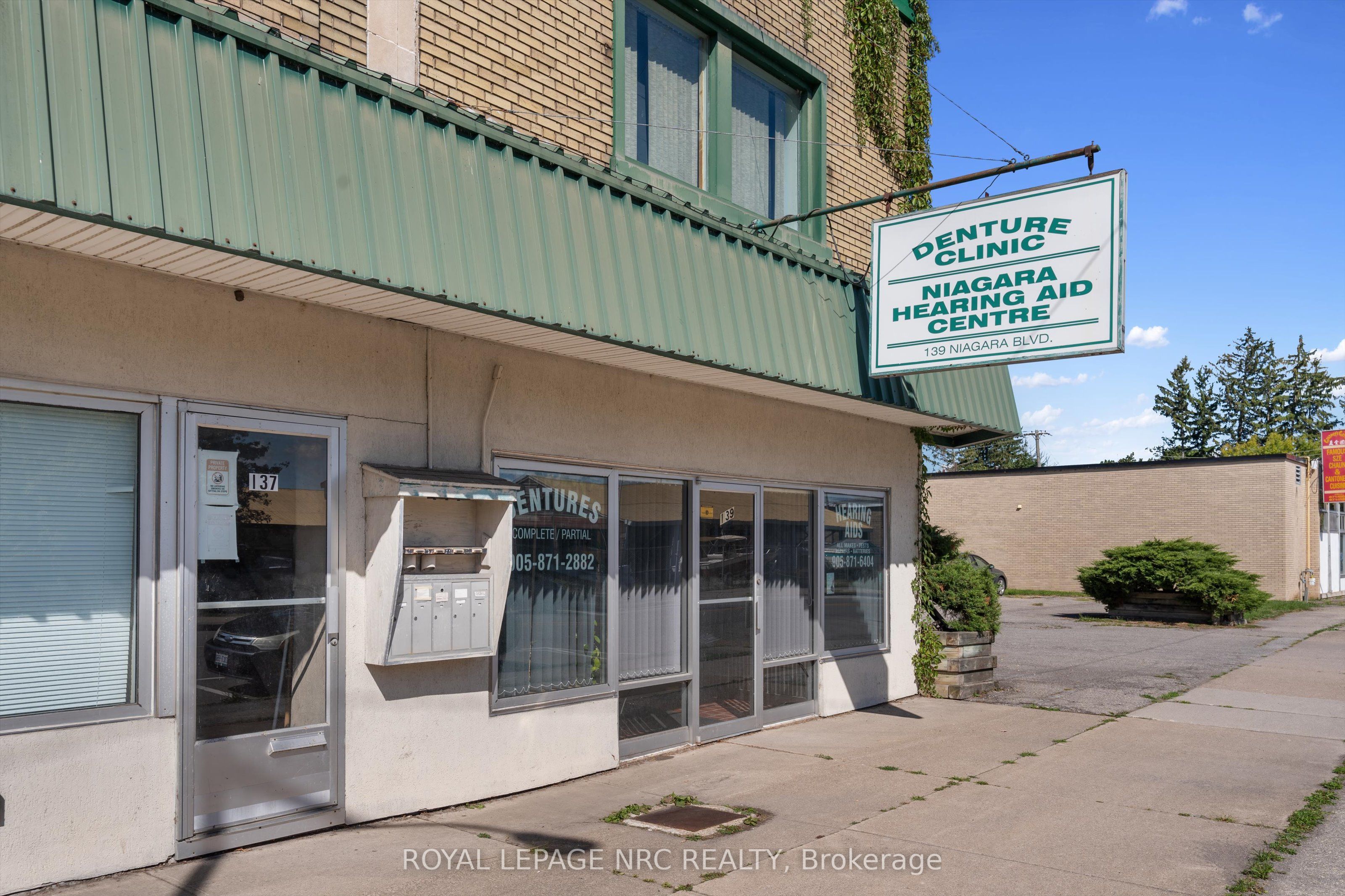 131-139 Niagara Boulevard Property Photo 8