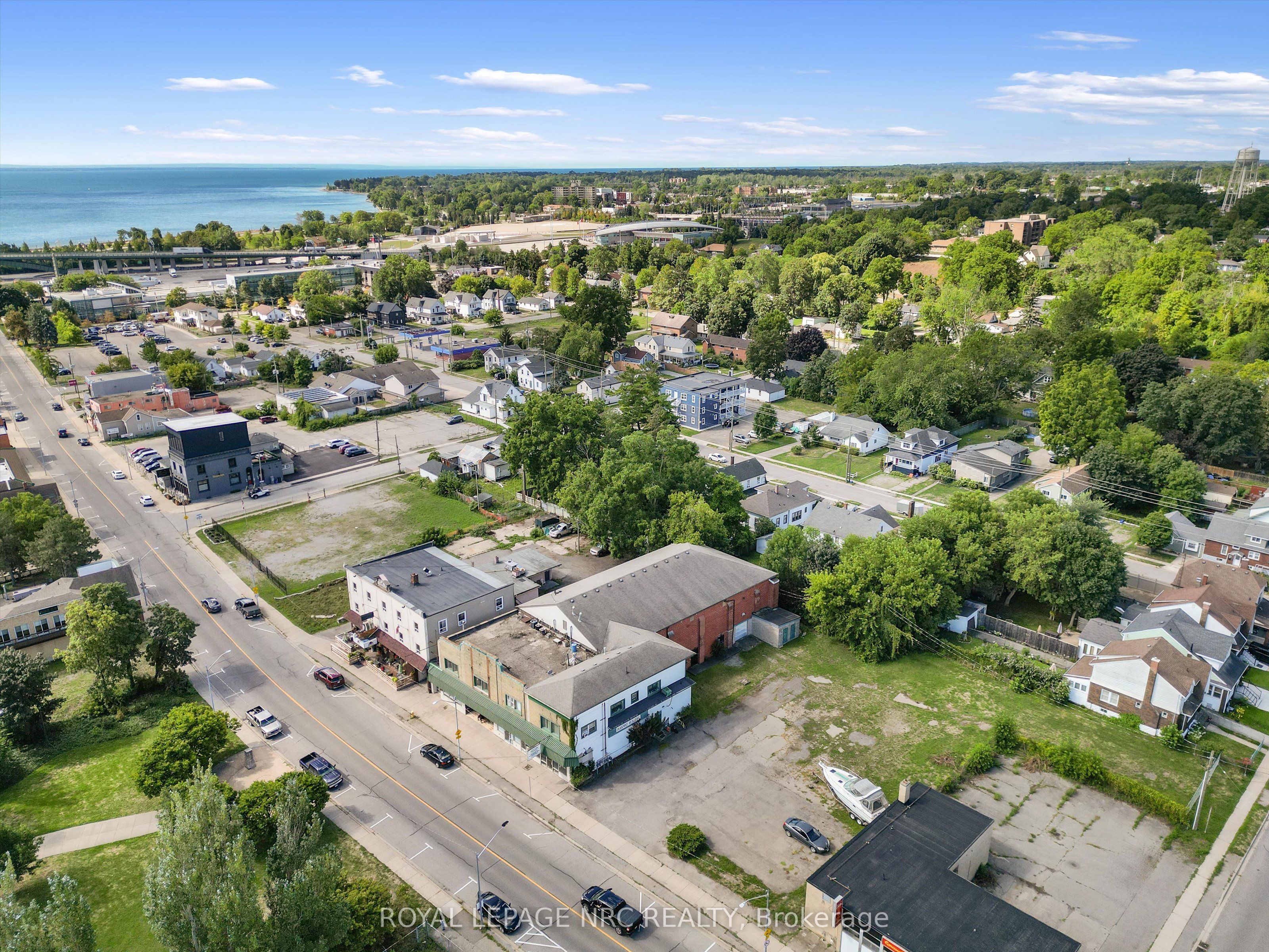 131-139 Niagara Boulevard Property Photo 15