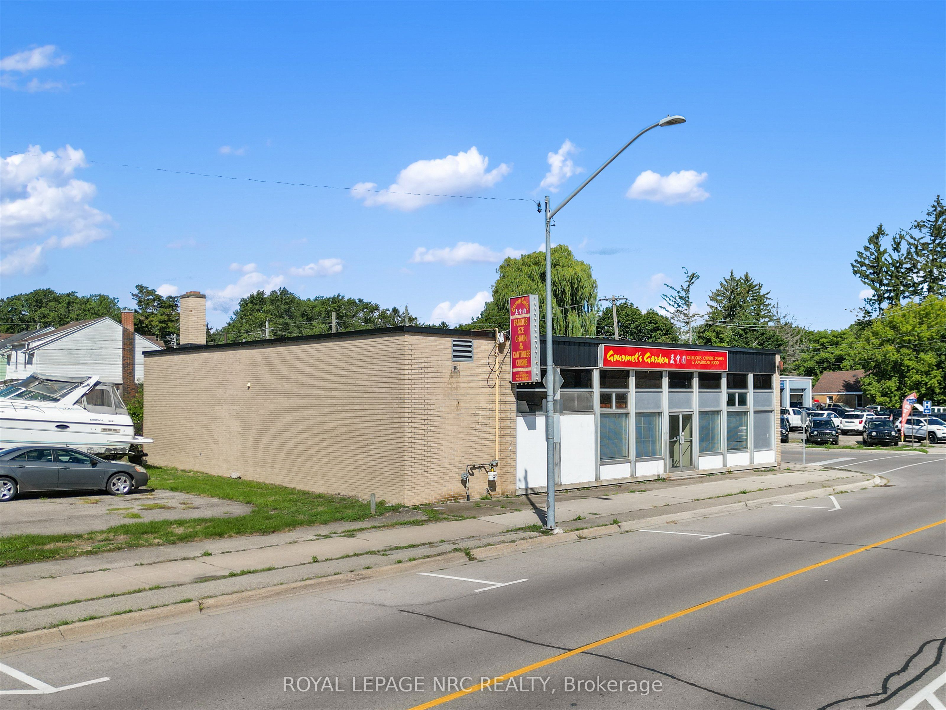155 Niagara Boulevard Property Photo 2