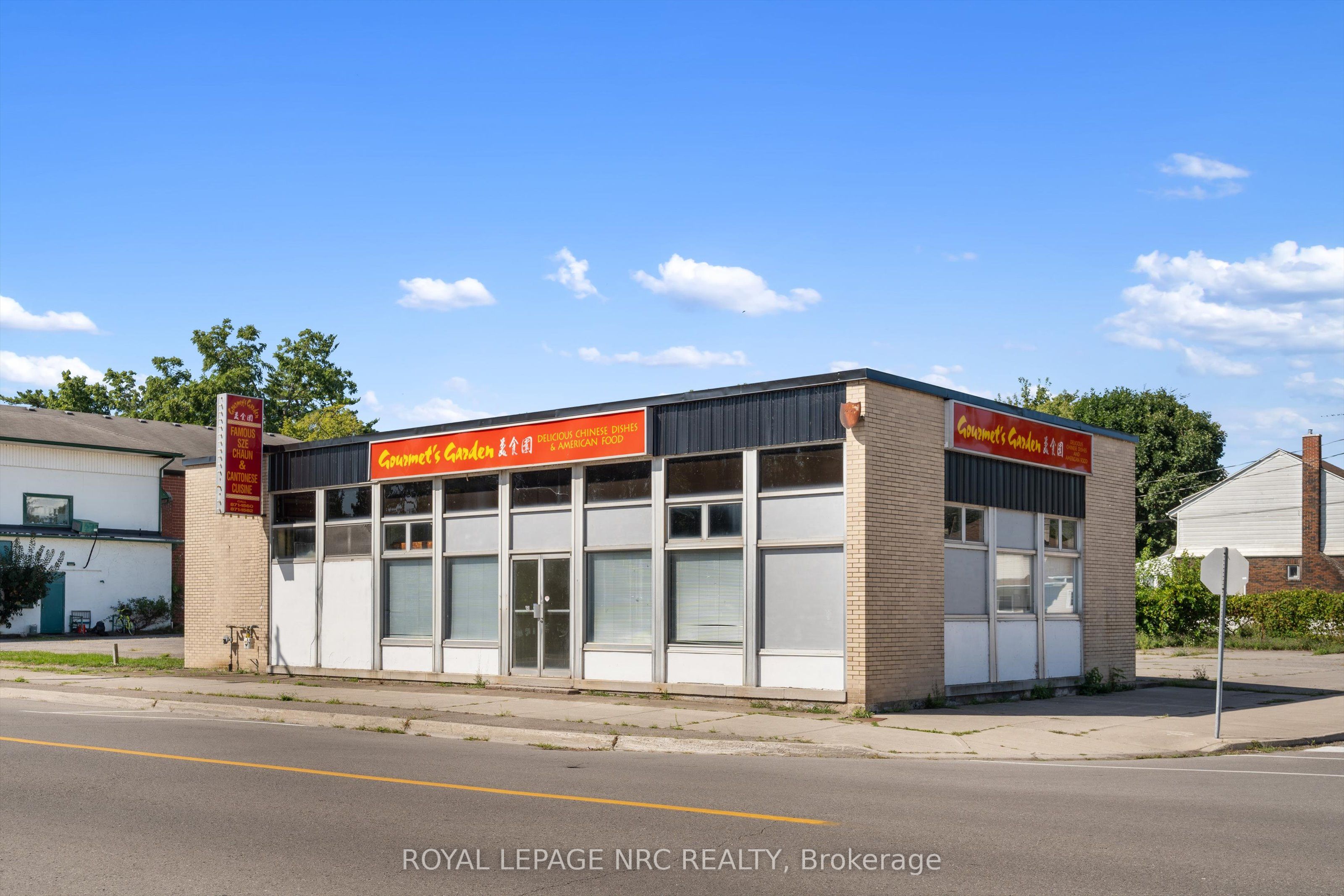 155 Niagara Boulevard Property Photo 3