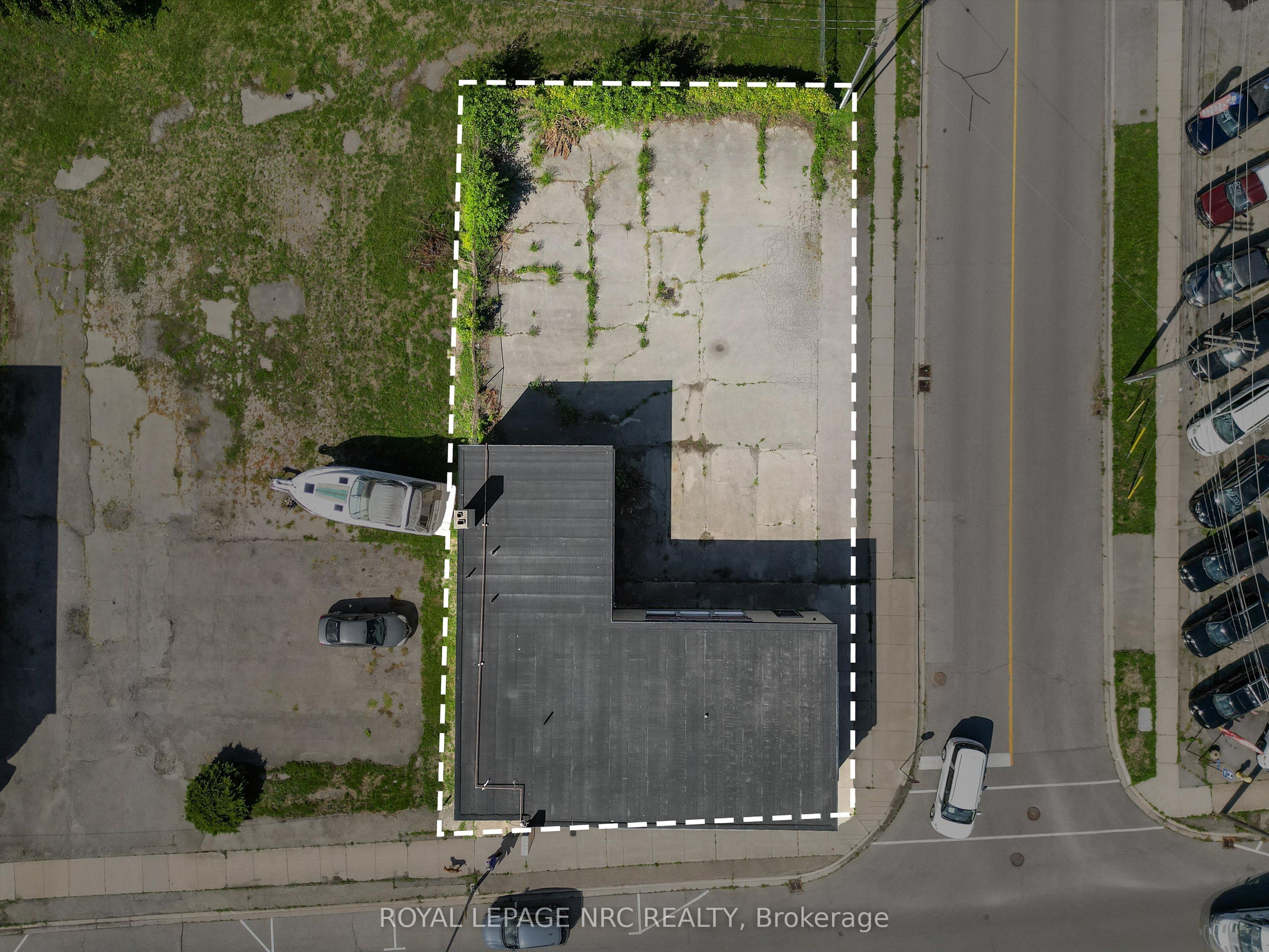 155 Niagara Boulevard Property Photo 10