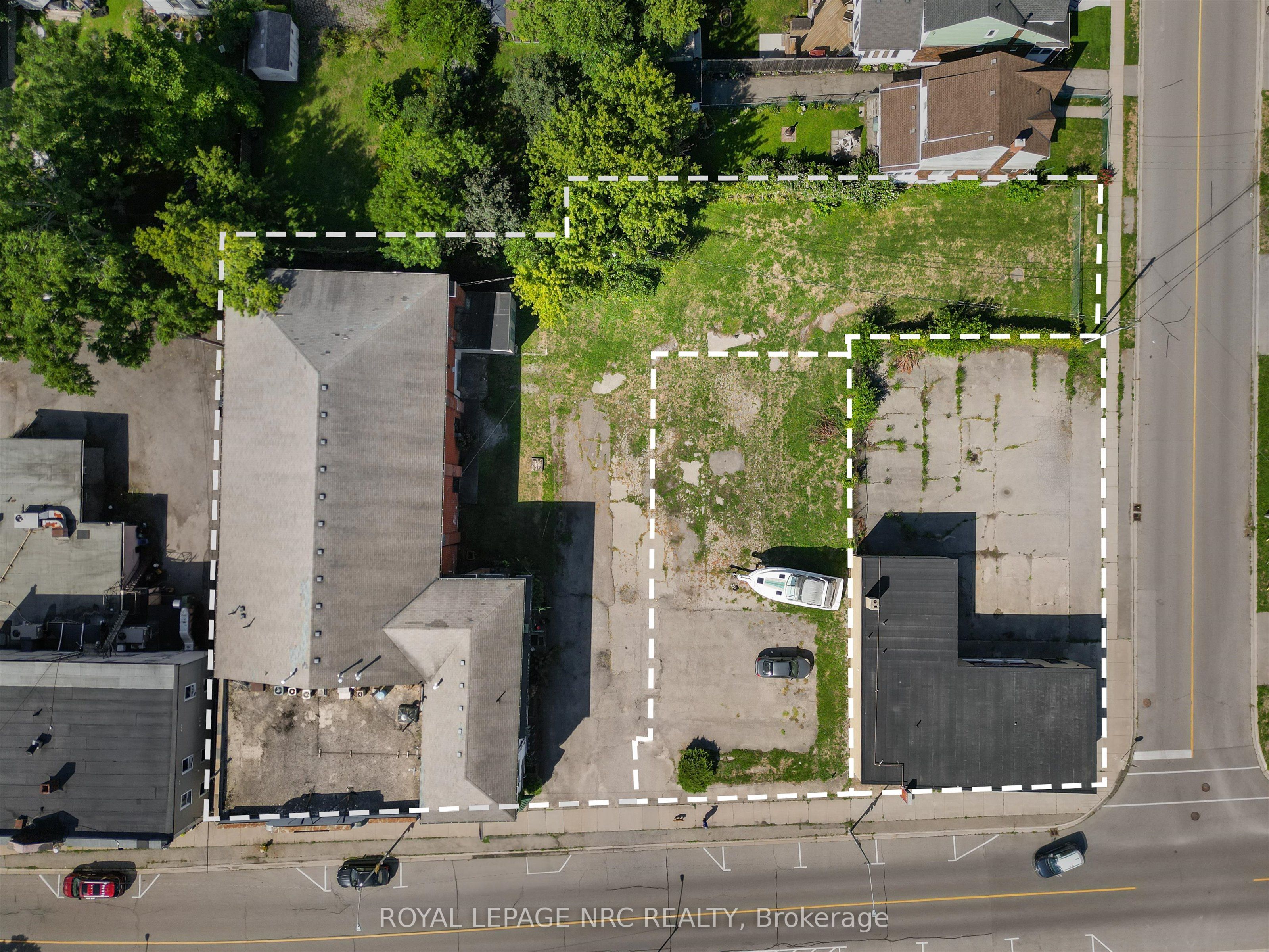 155 Niagara Boulevard Property Photo 23