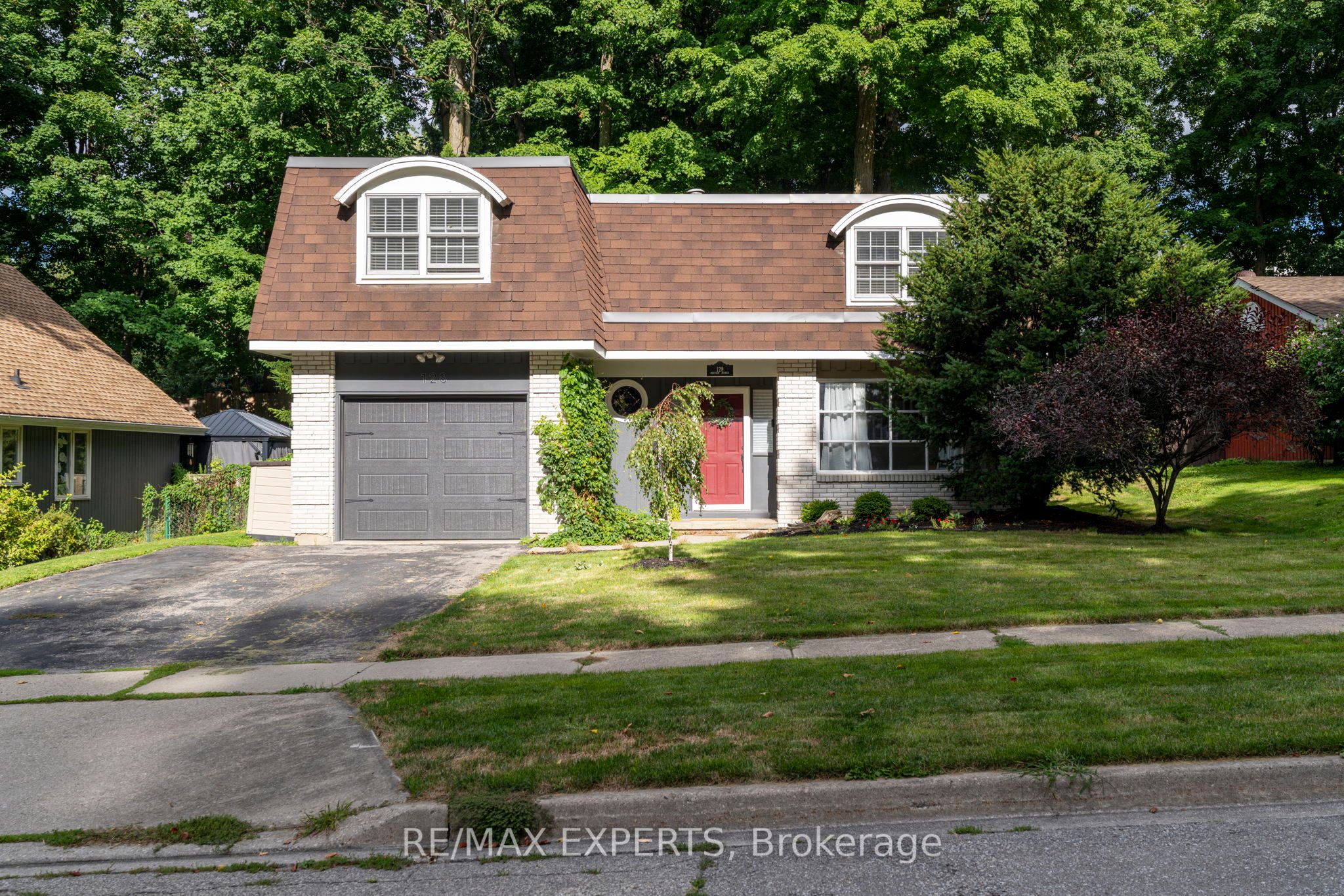 128 Heather Avenue Property Photo 1