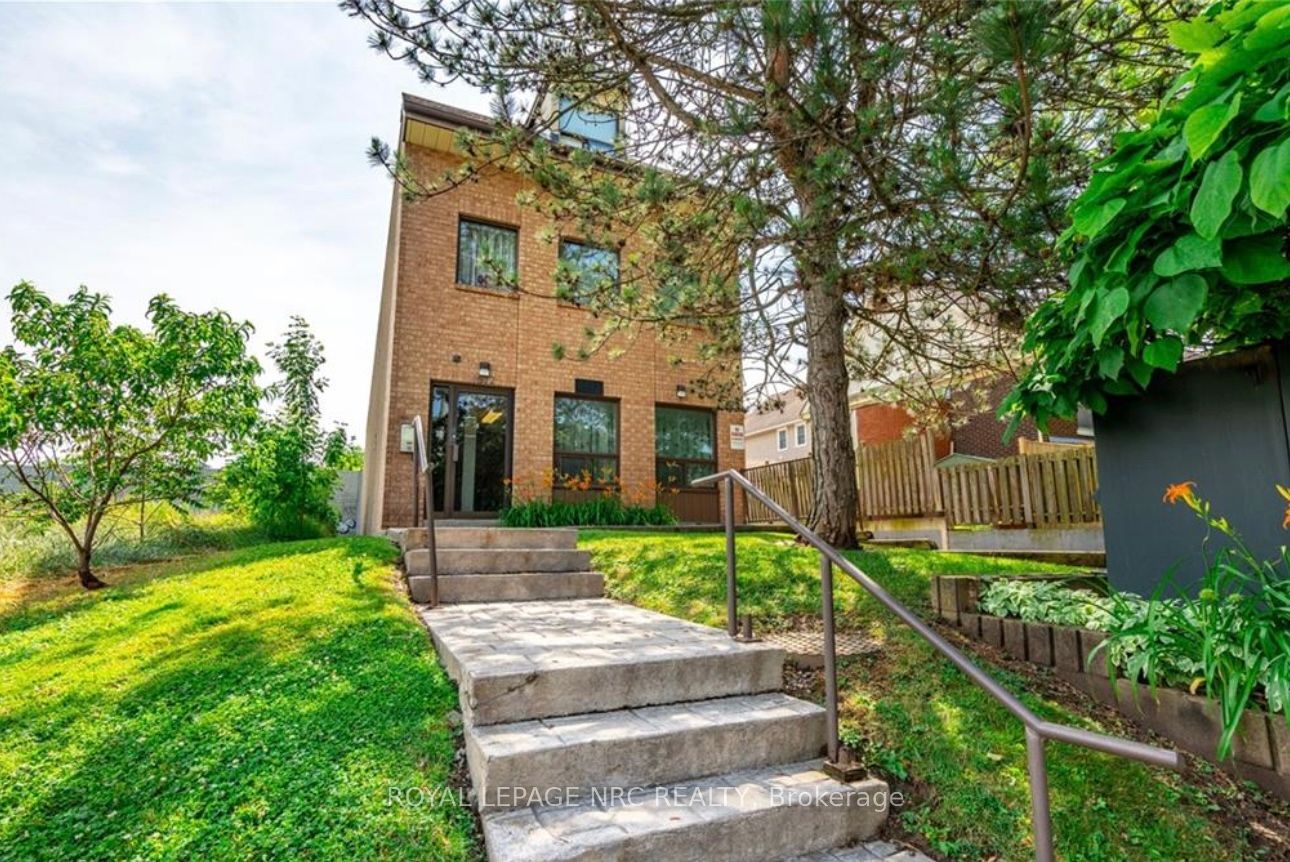 4872 Valley Way 203 Property Photo 1