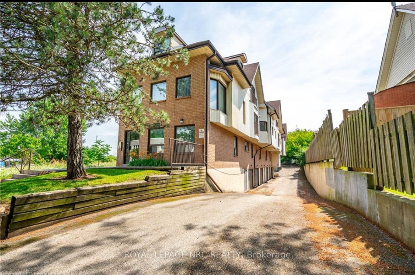 4872 Valley Way 203 Property Photo 2