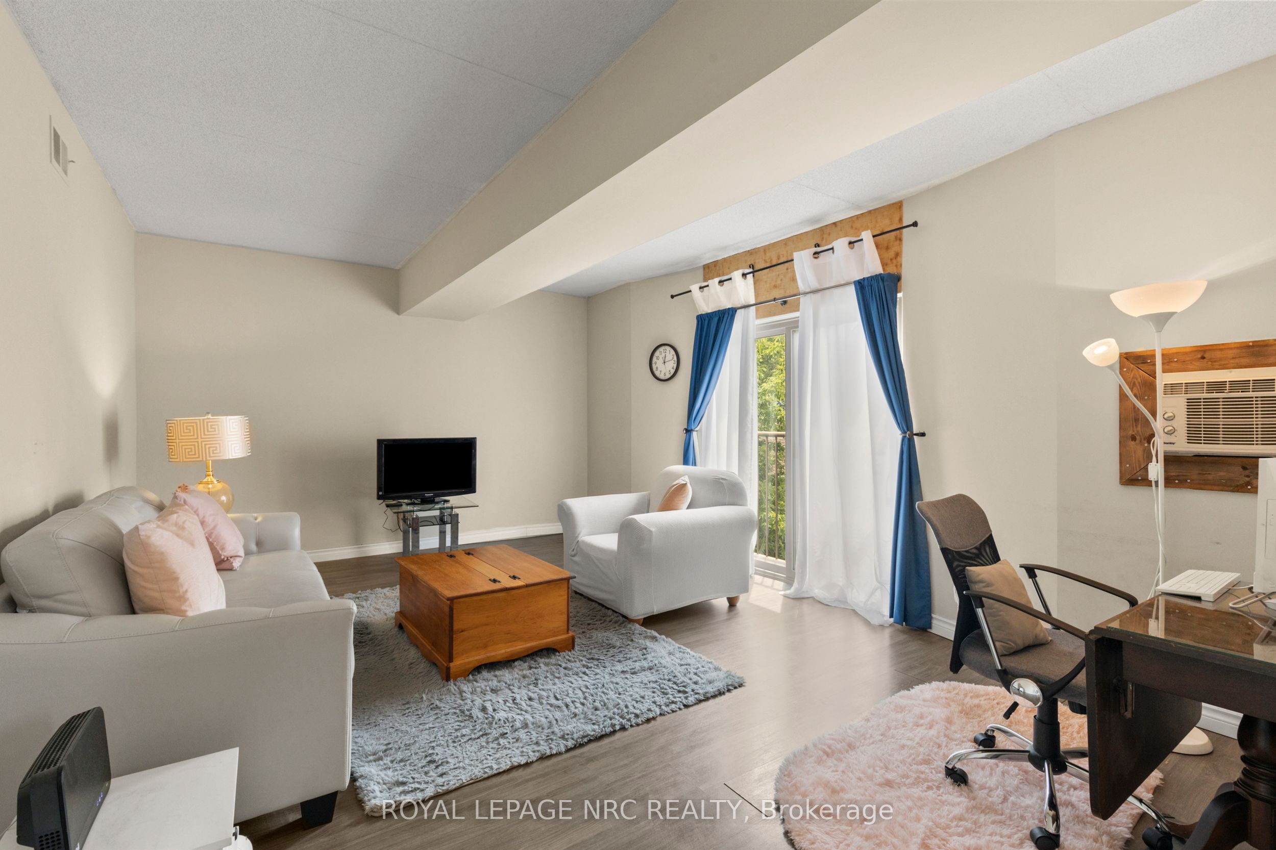 4872 Valley Way 203 Property Photo 3