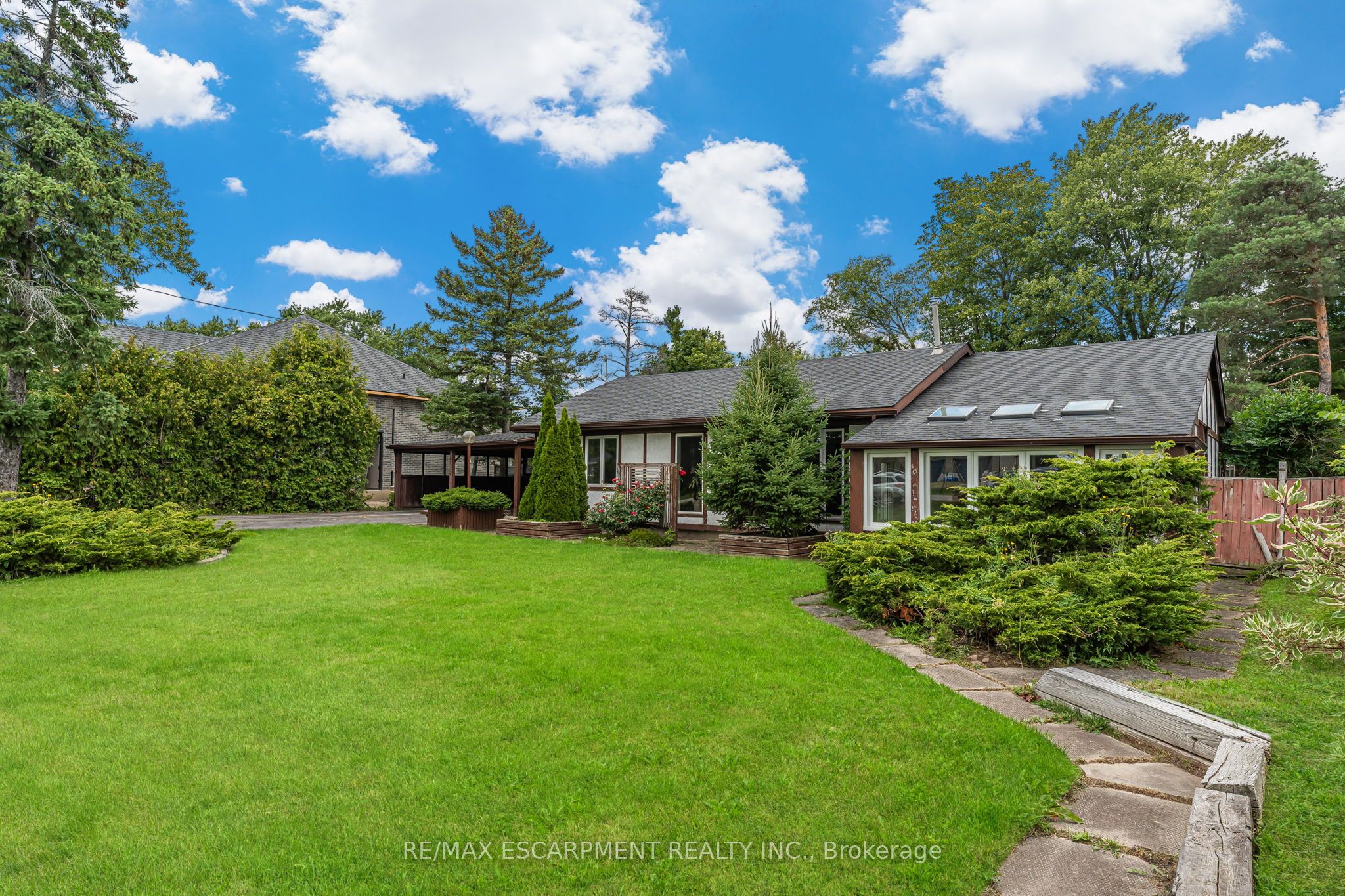 614 Golf Club Road Property Photo 6