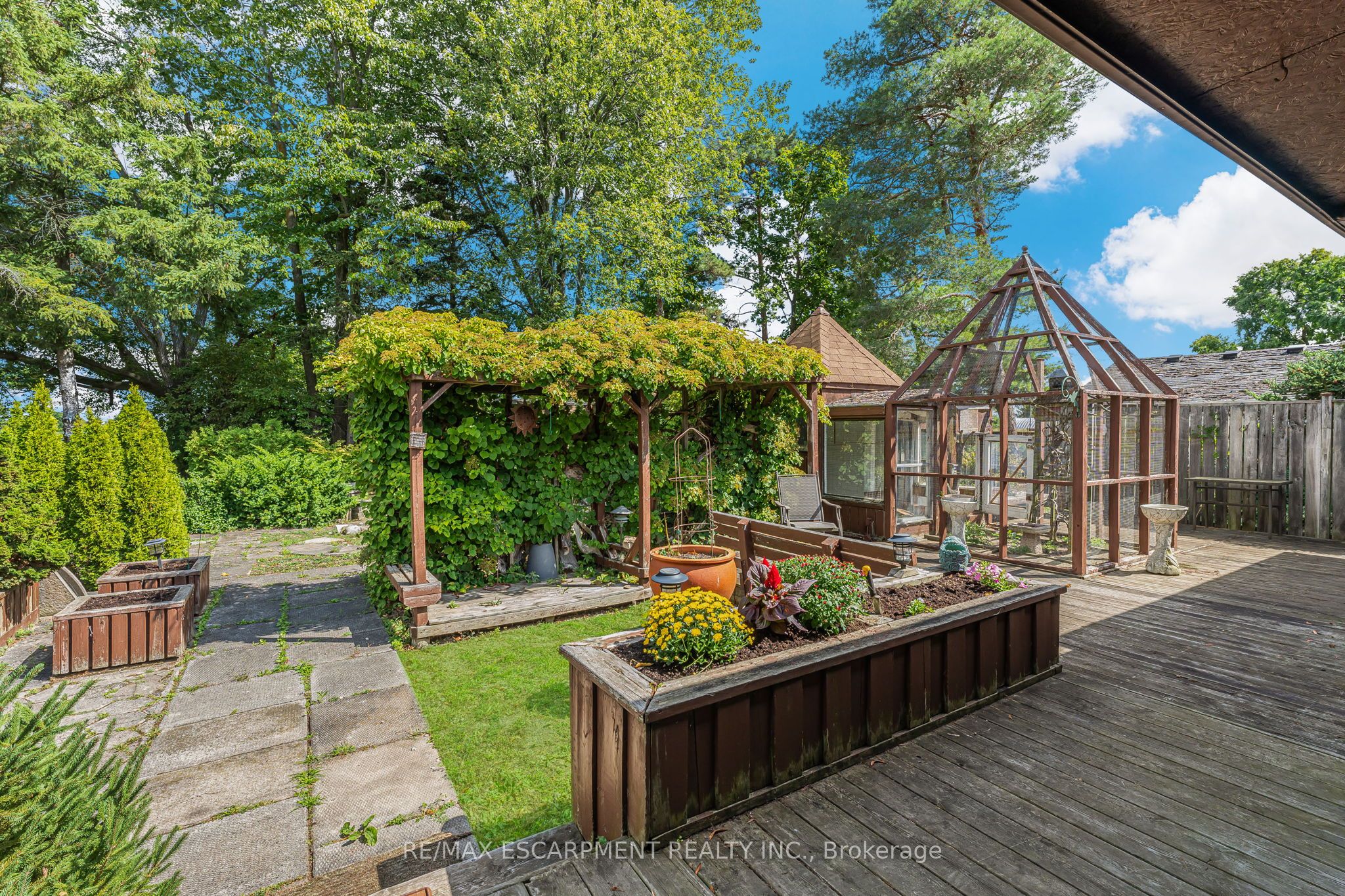 614 Golf Club Road Property Photo 7