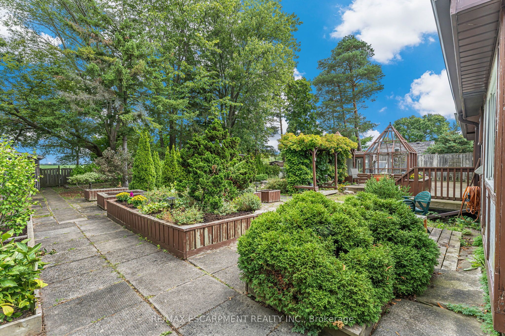 614 Golf Club Road Property Photo 8