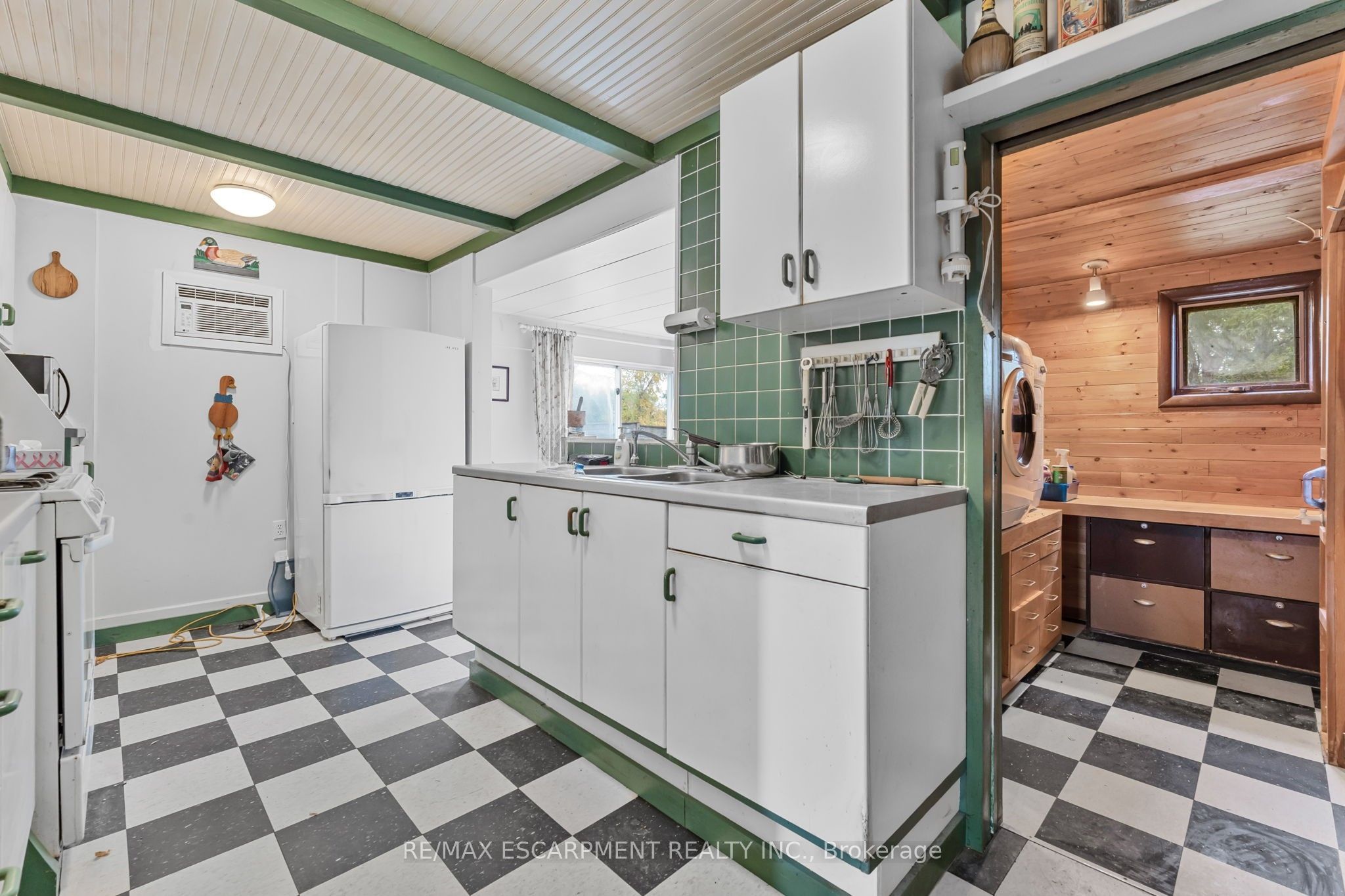 614 Golf Club Road Property Photo 15