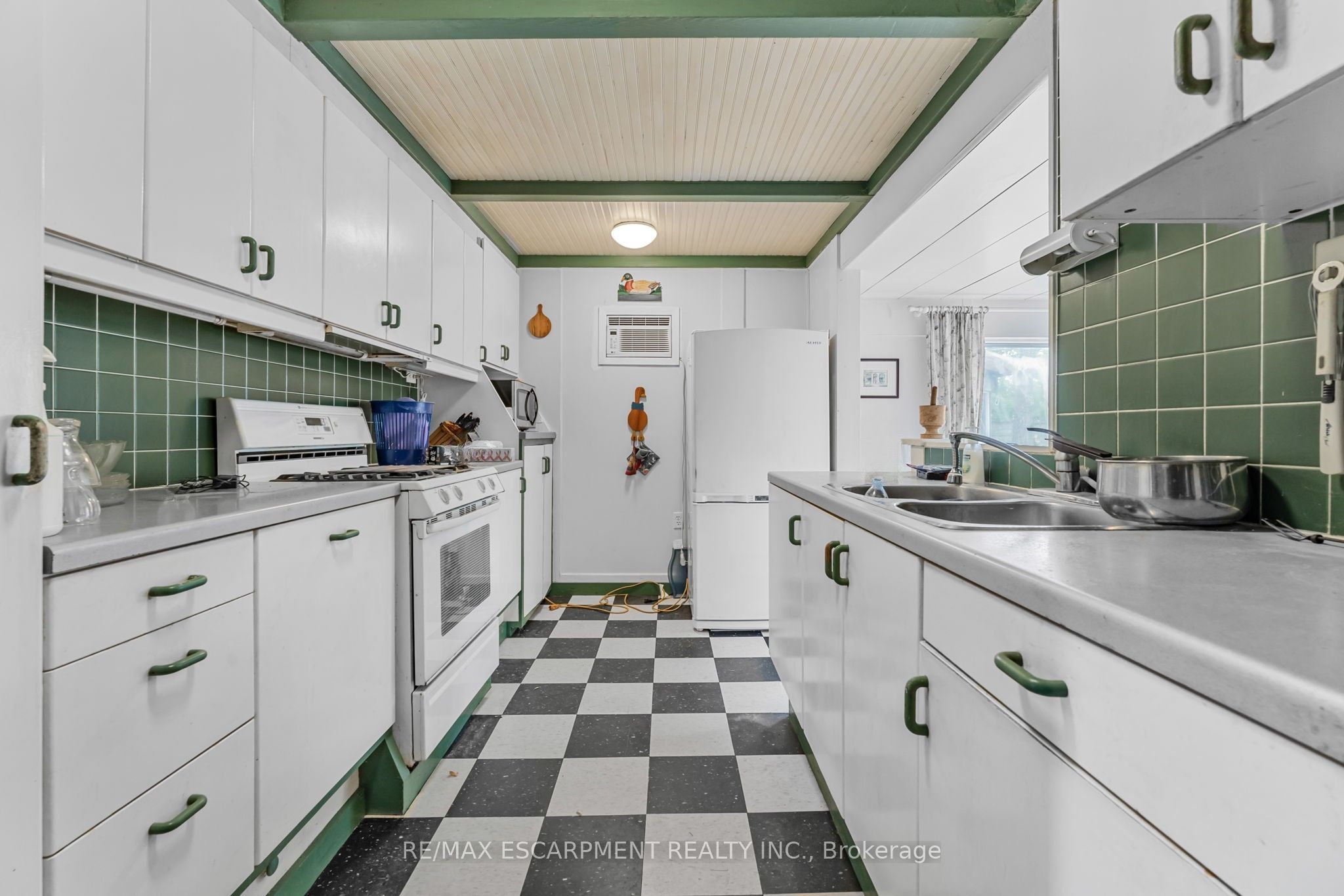 614 Golf Club Road Property Photo 17