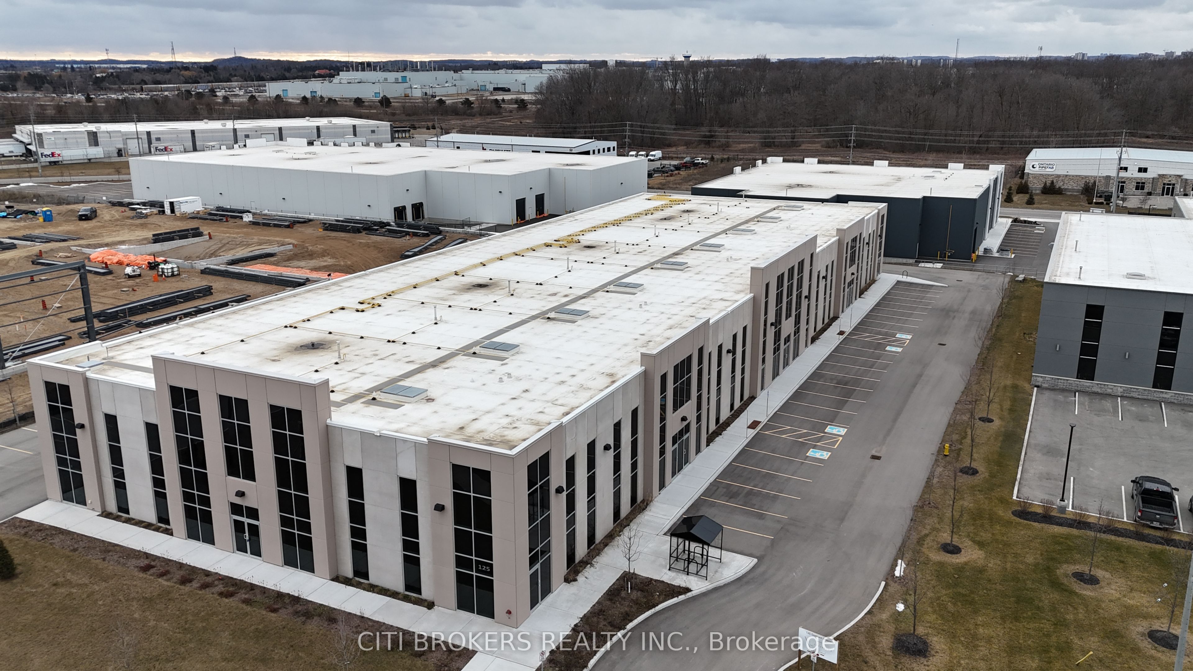 125 Goddard Crescent 6 Property Photo 2