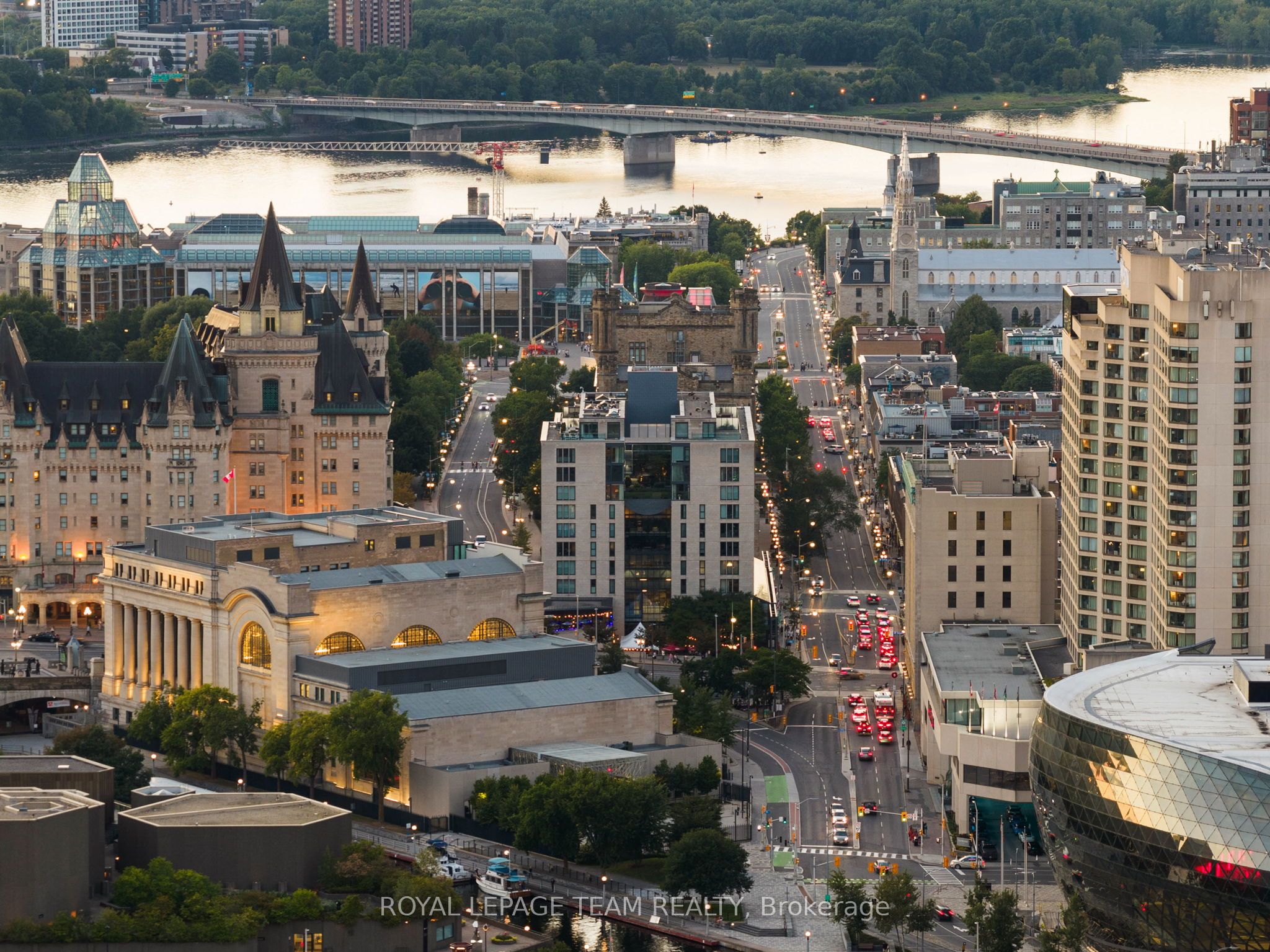 700 Sussex Drive G207 Property Photo