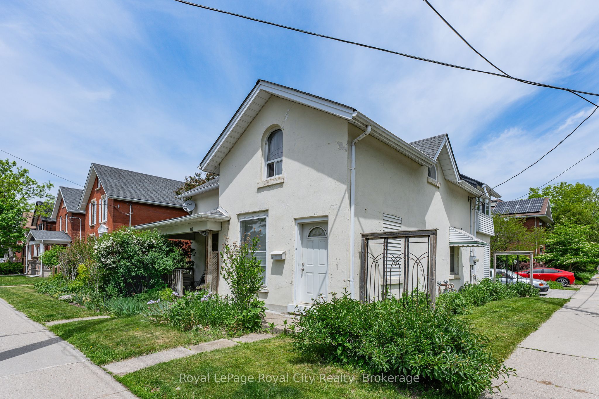 81 Edinburgh Road N Property Photo 2