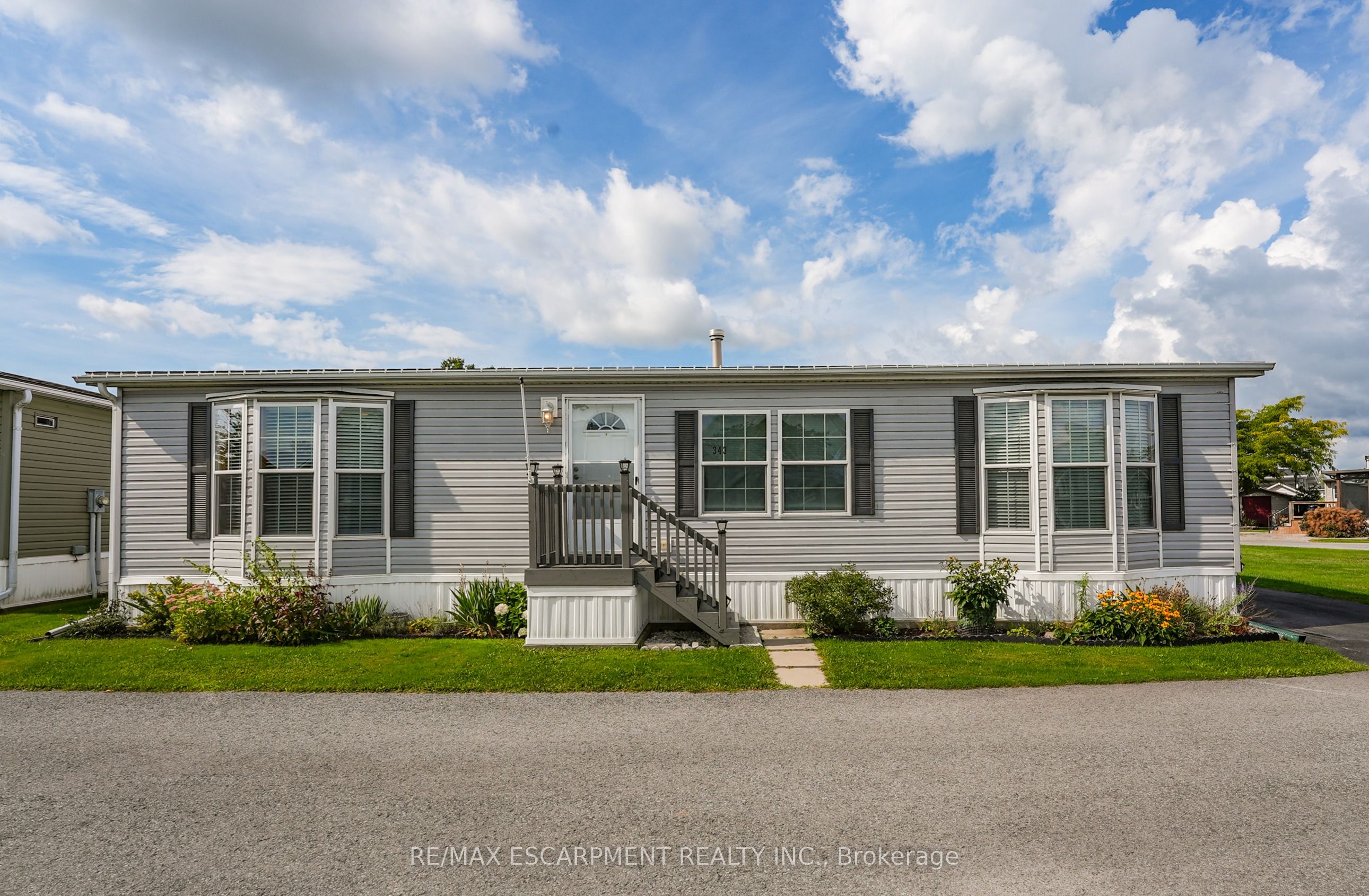 3033 Townline Road 343 Property Photo 1